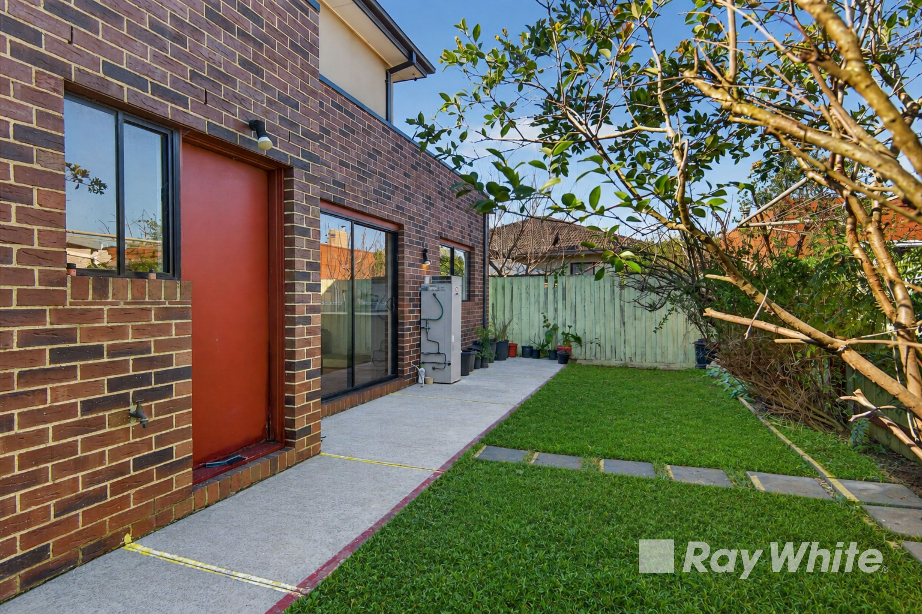 2A Henry Avenue — photo 12 of 13