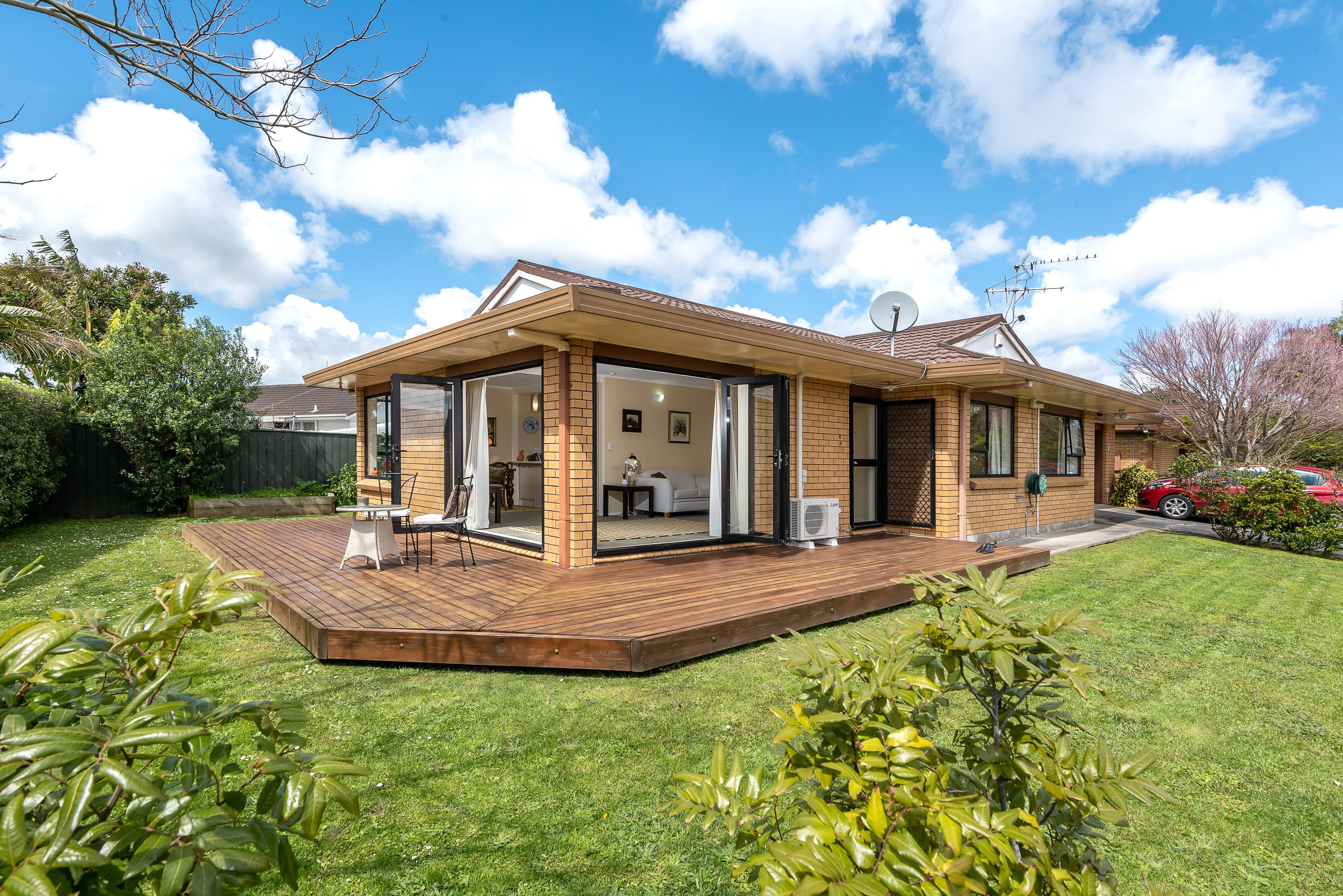 1/11 Majesty Place, Half Moon Bay, Manukau City