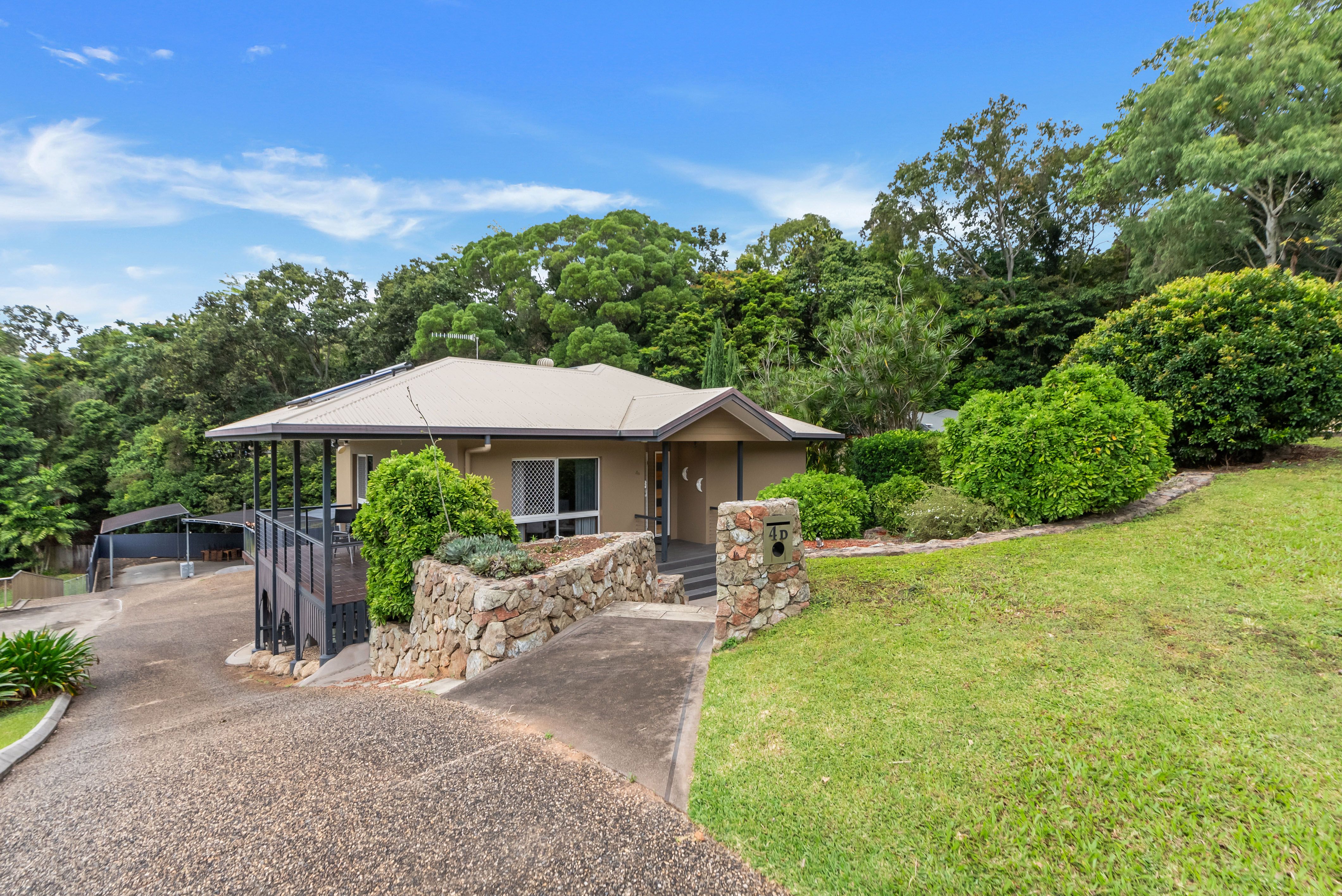 1/4D Trundle Terrace, Whitfield, QLD 4870