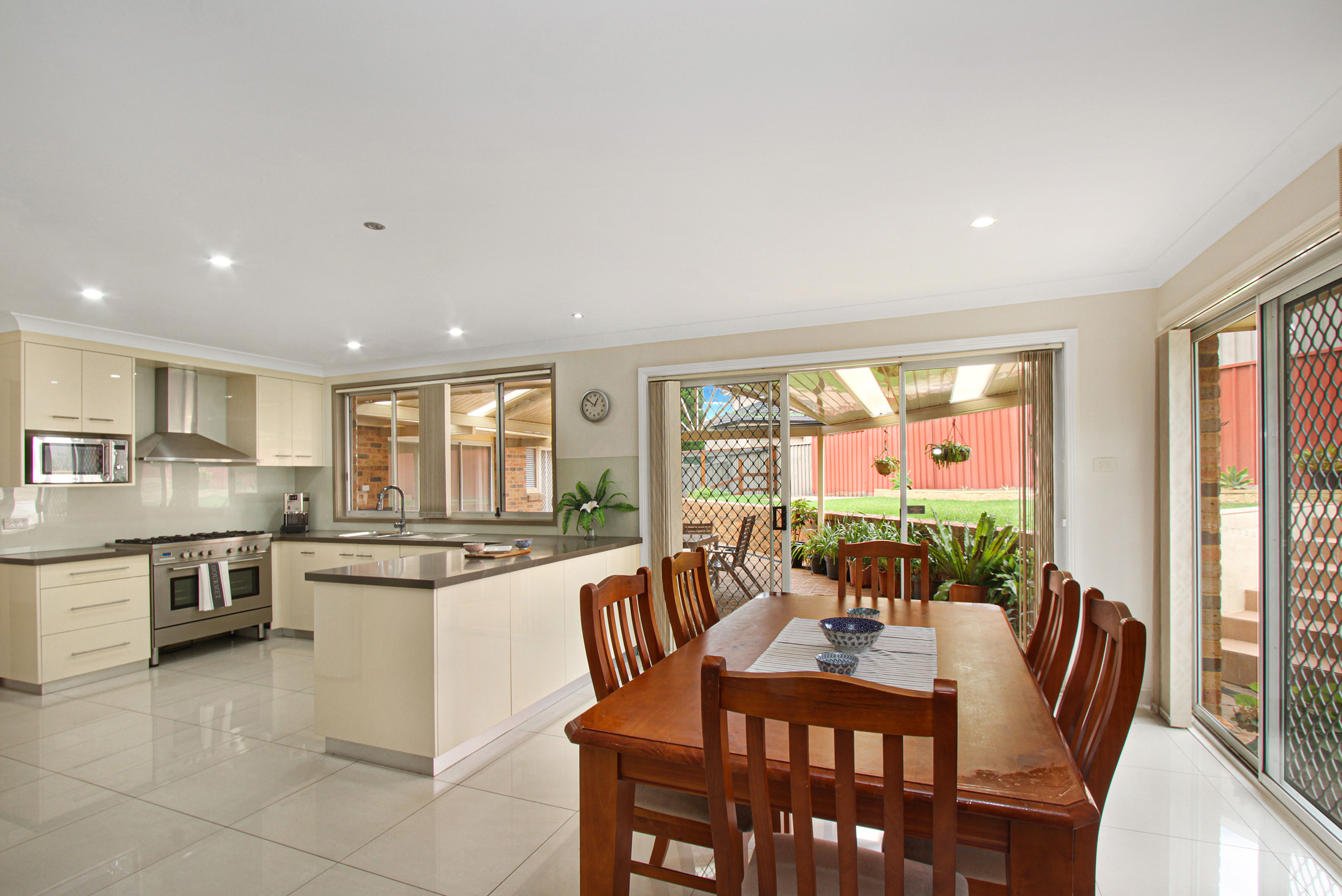 2 Tell Close, Abbotsbury, NSW 2176
