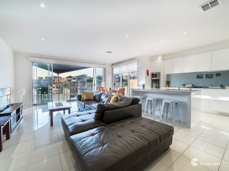 2/45 Compass Drive, Biggera Waters, QLD 4216
