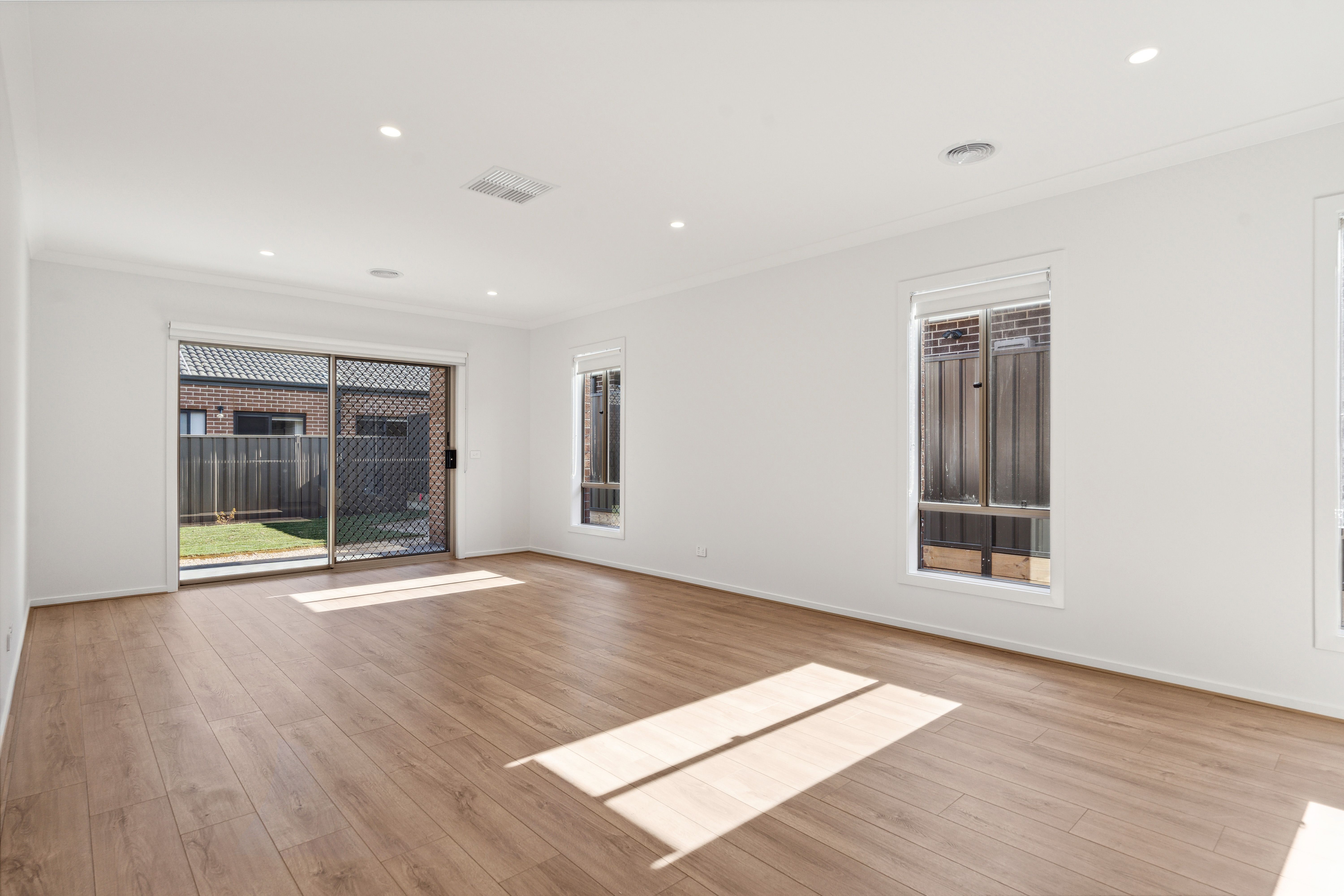 45 Ambervue Drive, COBBLEBANK, VIC 3338