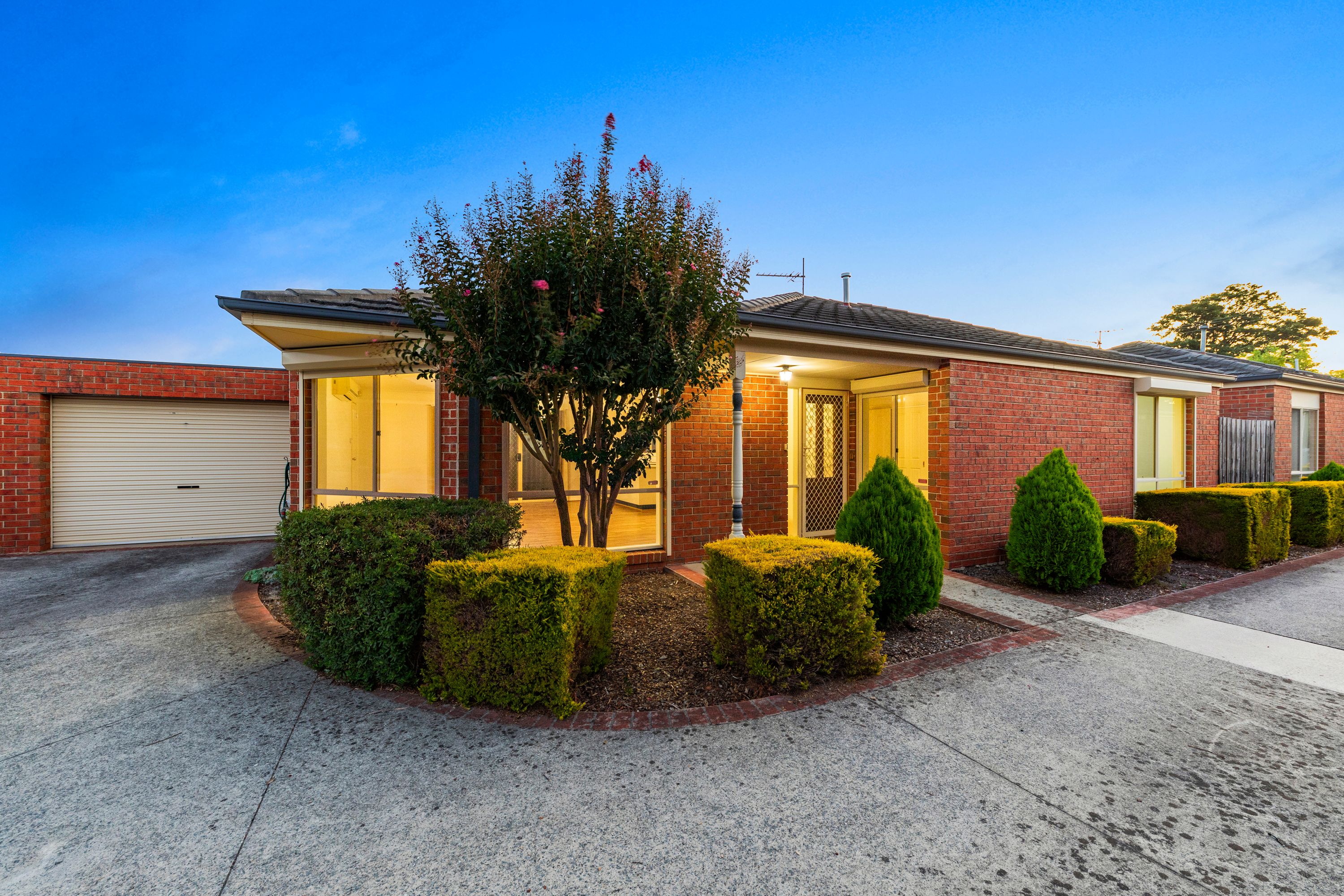 11-13 King Street, Pakenham VIC 3810