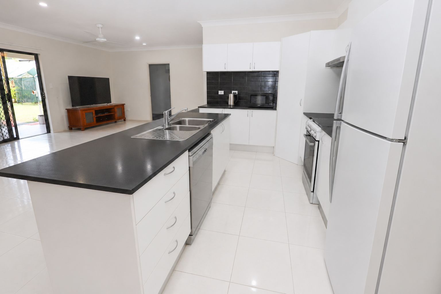 15 Rosella Street — photo 4 of 21