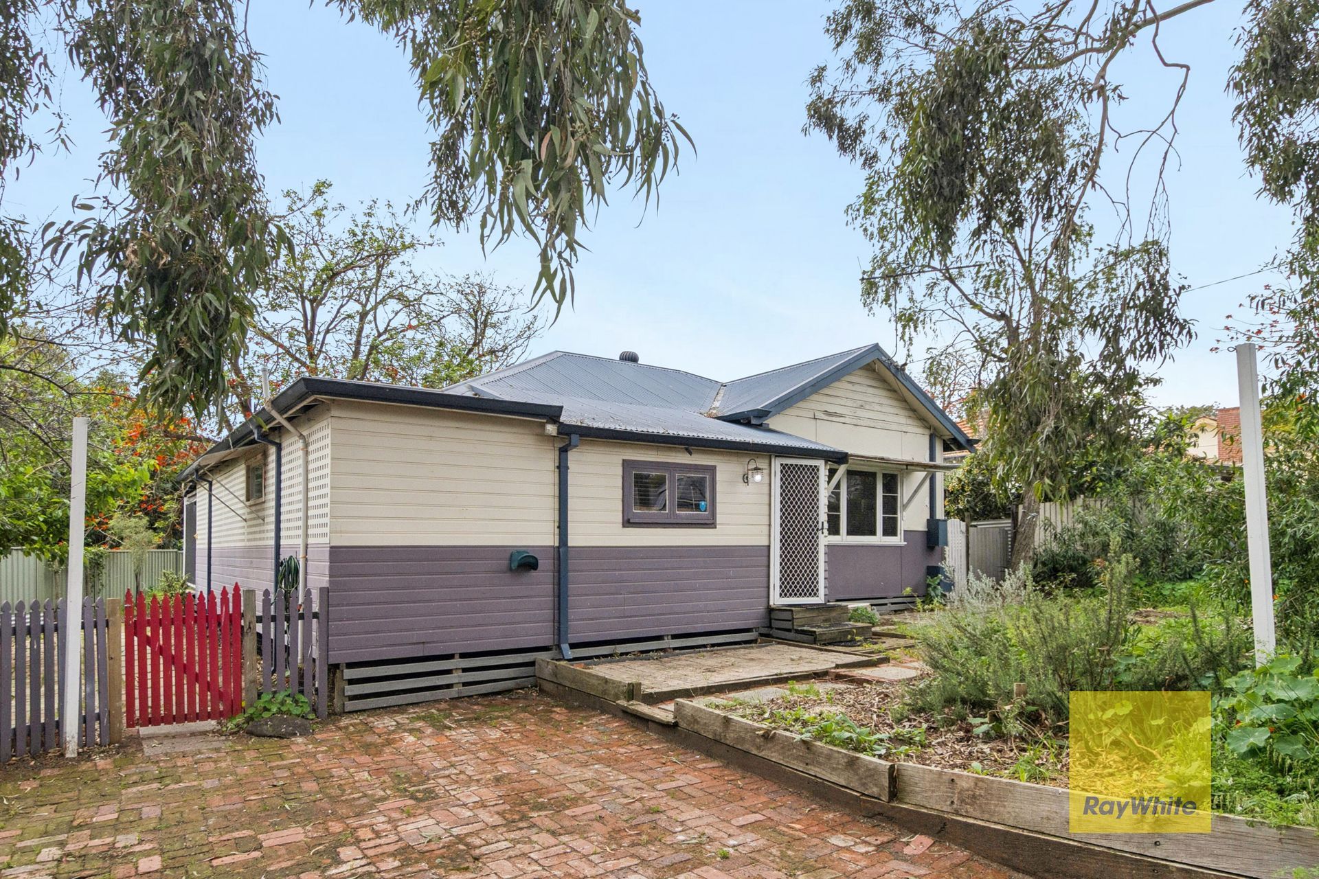 23 Jinda Road, Koongamia, WA 6056