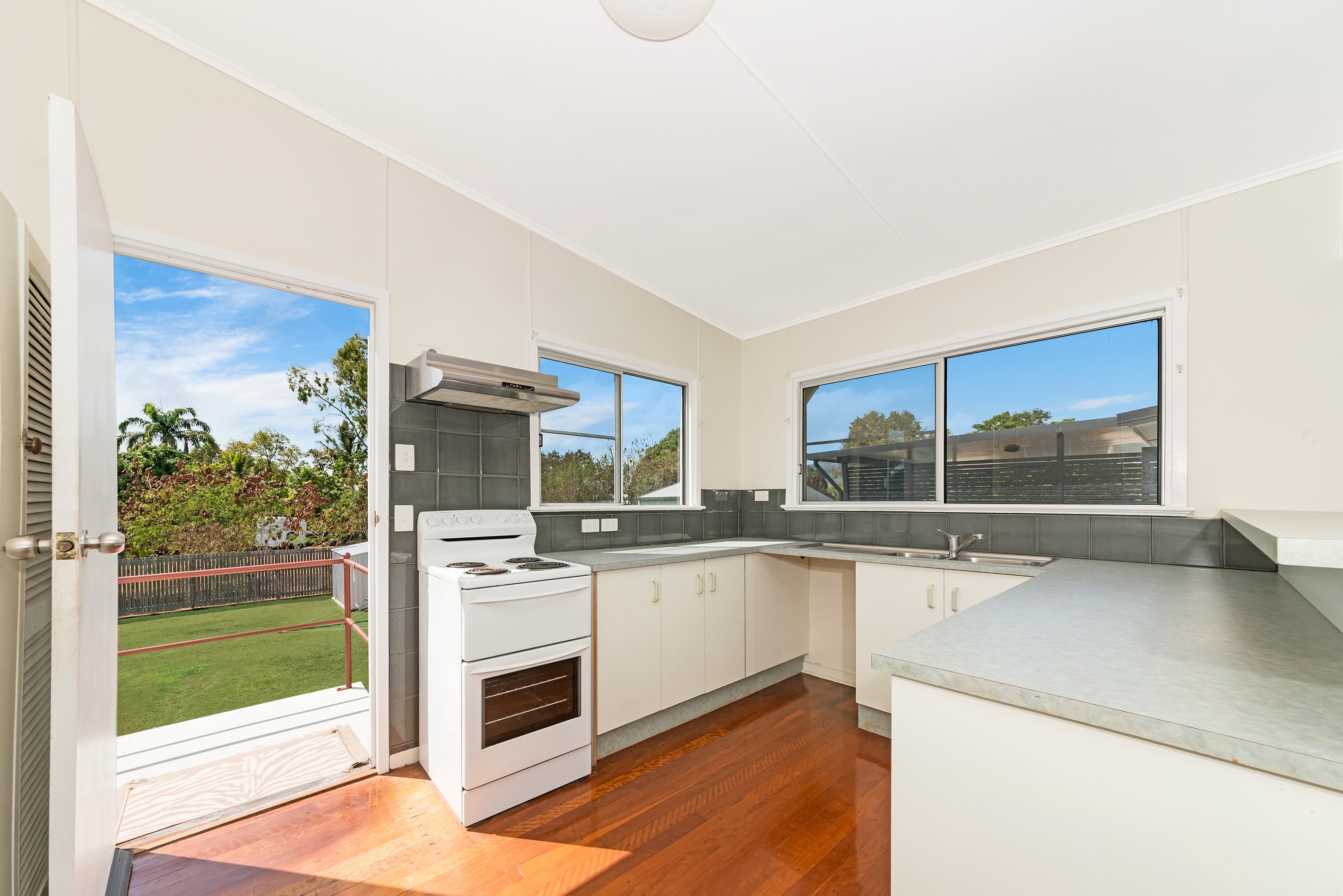 92 Cambridge Street, Gulliver, QLD 4812
