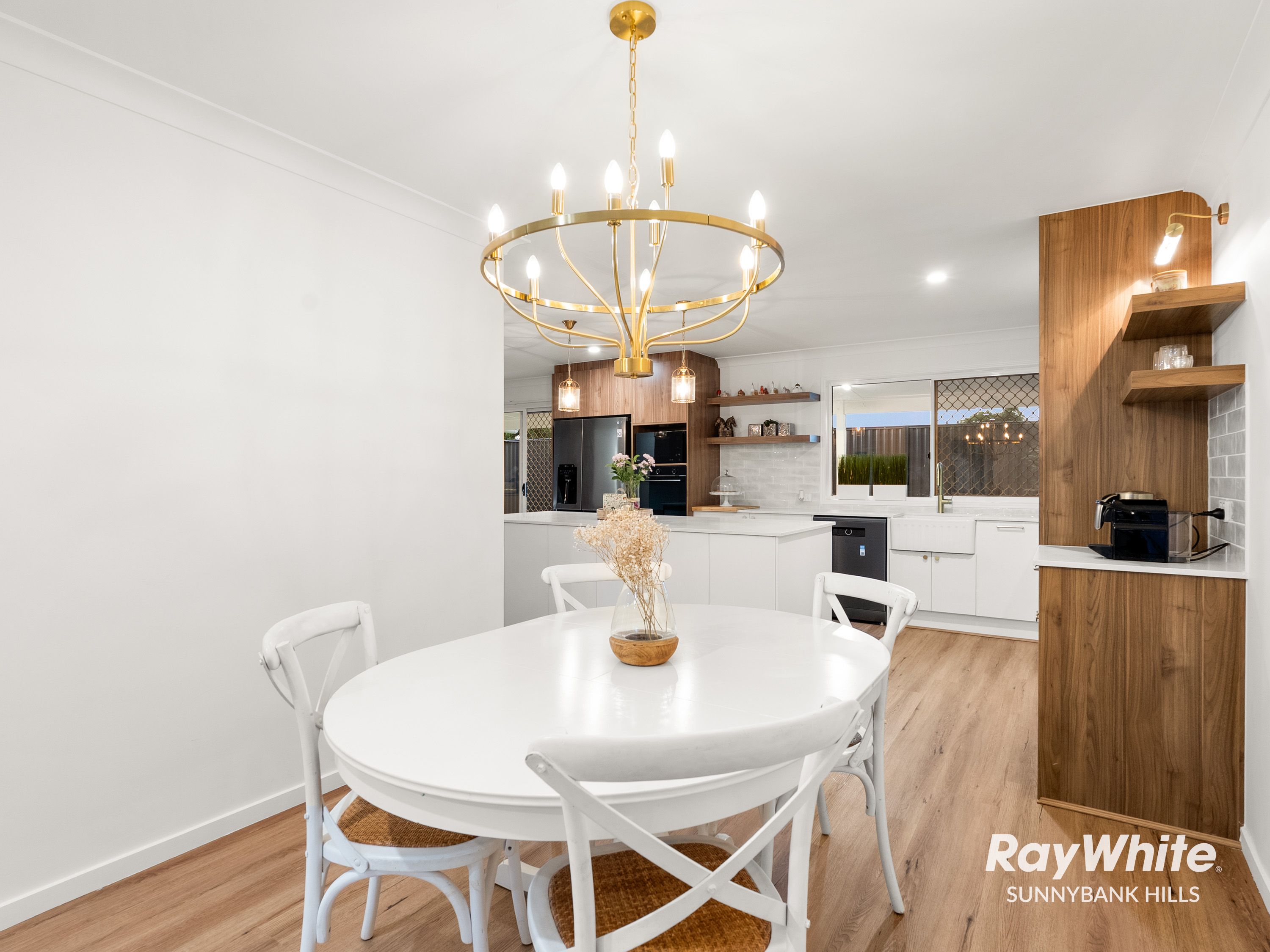 22 Cornell Close — photo 10 of 30
