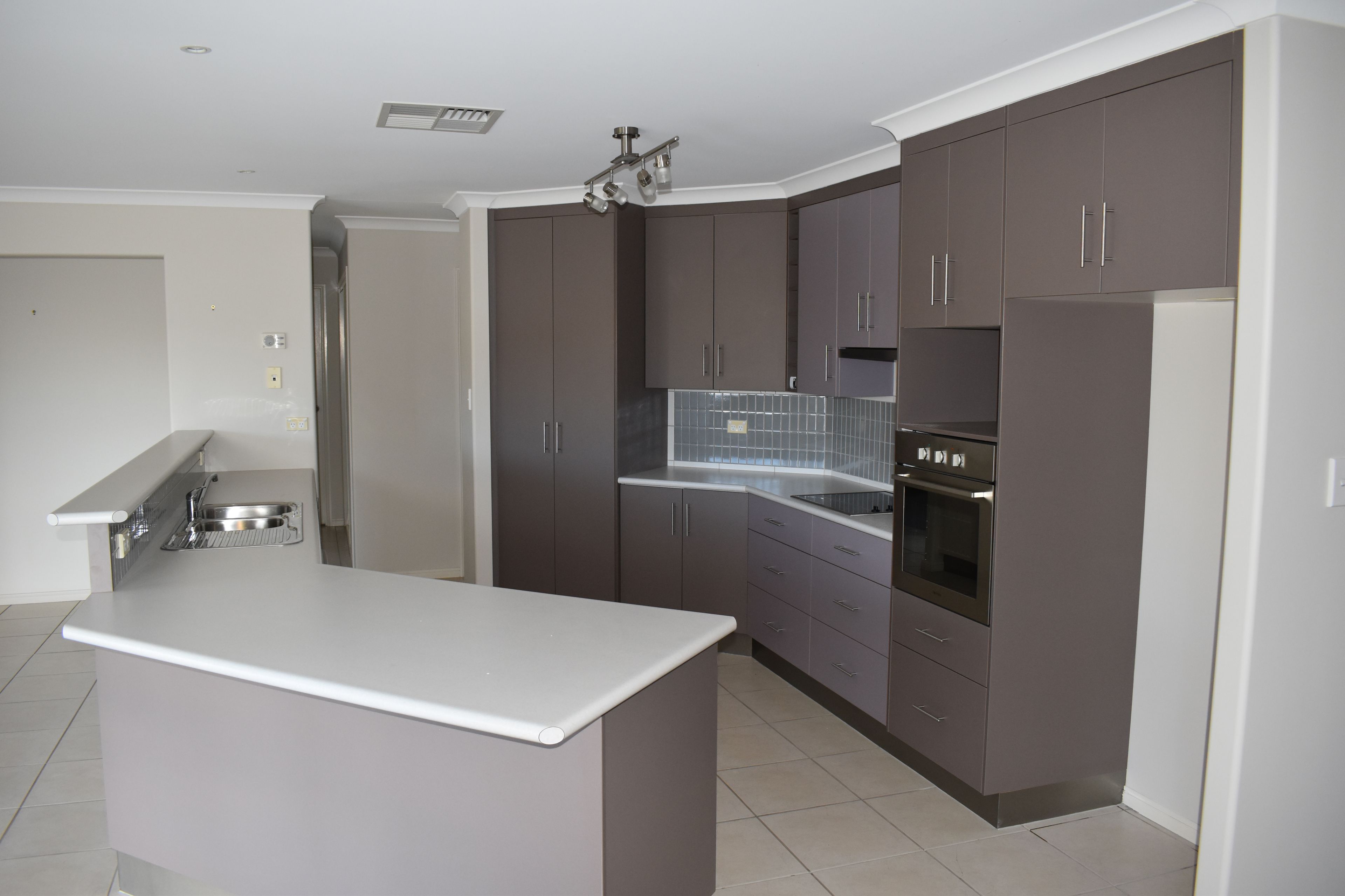 51 Crinum Crescent, Emerald, QLD 4720