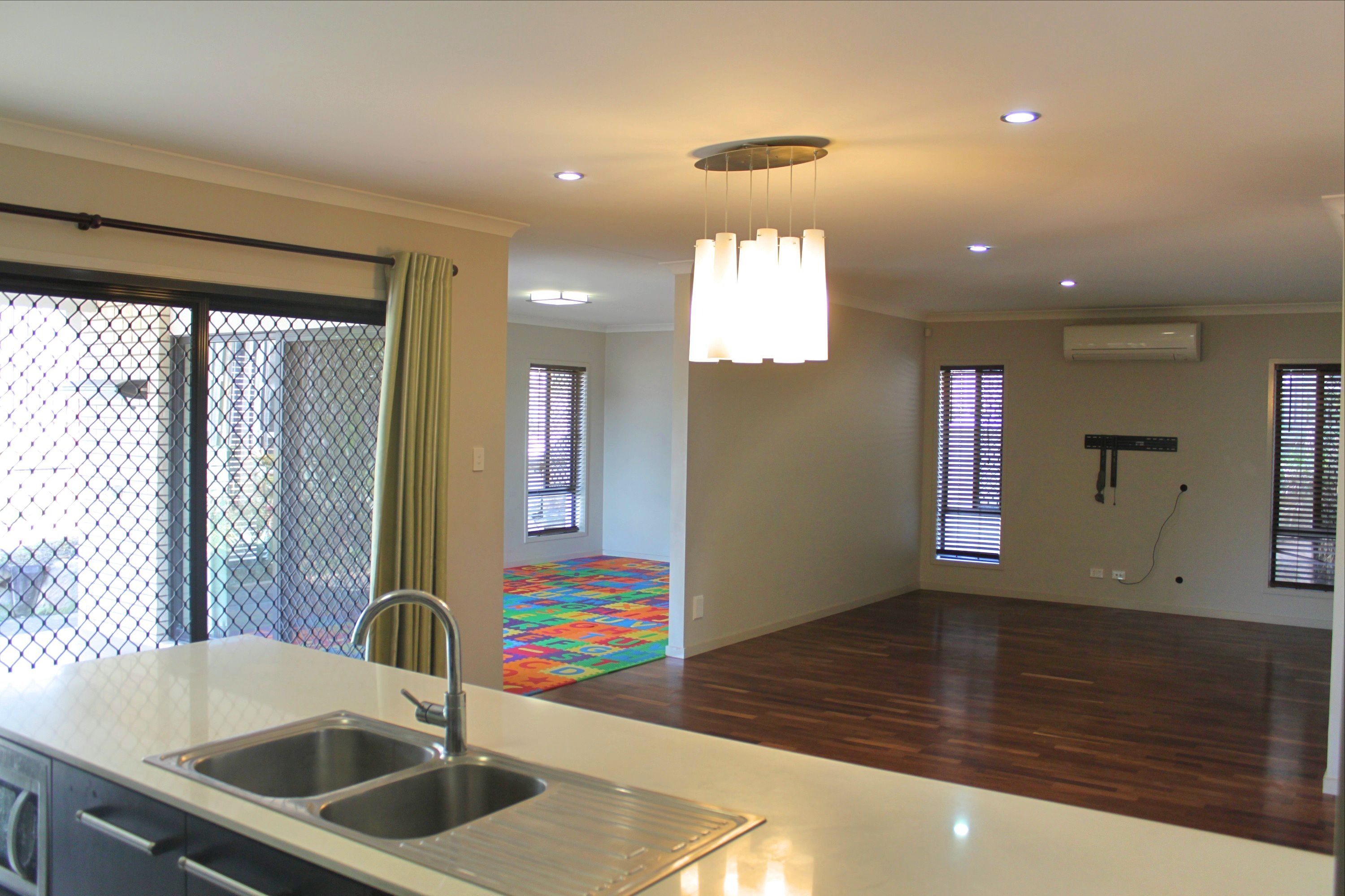 6 Acomis Street, Mackenzie, QLD 4156