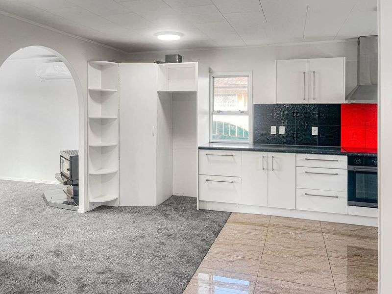 51 Alabaster Drive photo 4
