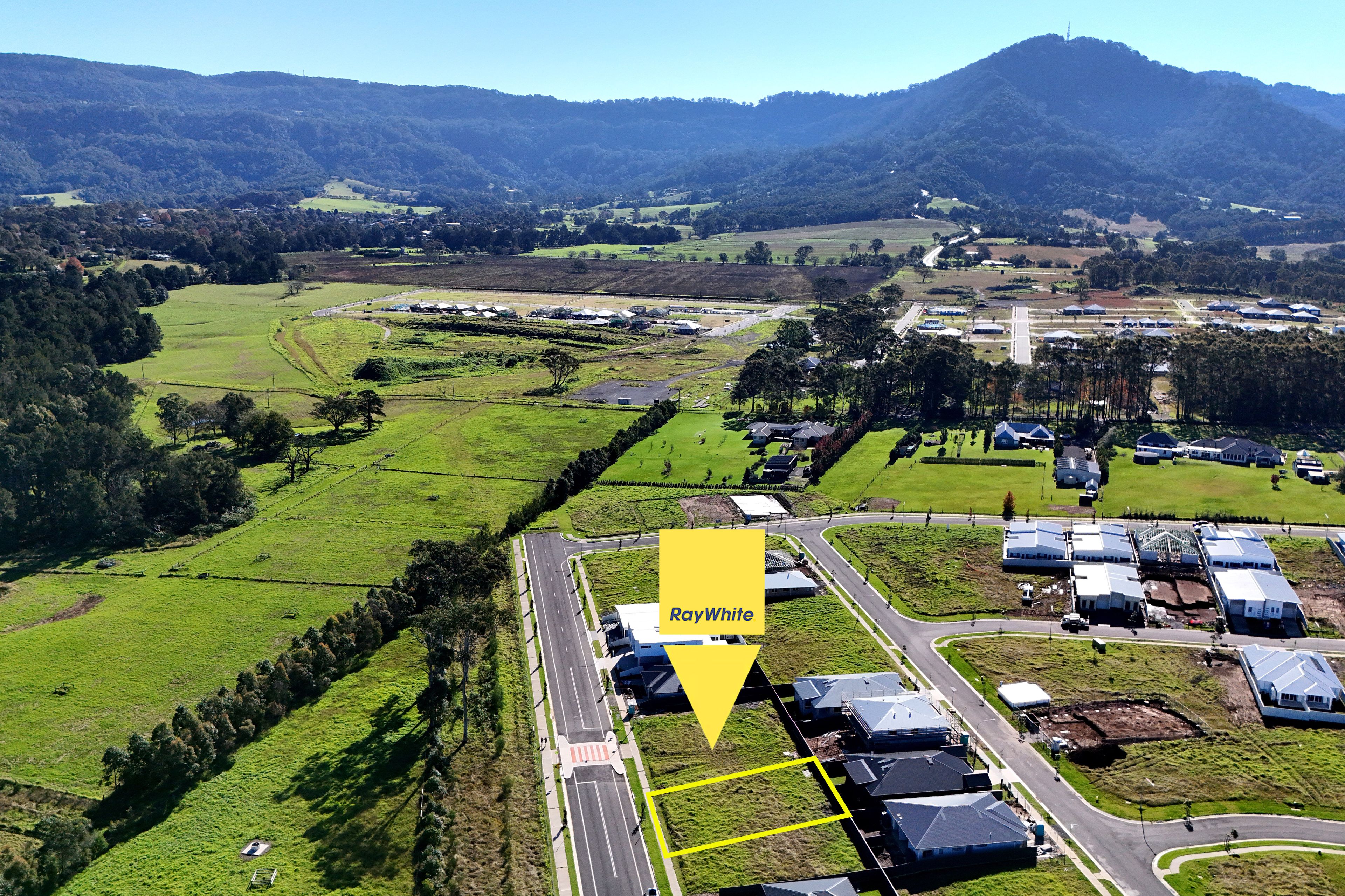 132 Lancaster Drive, BADAGARANG, NSW 2540