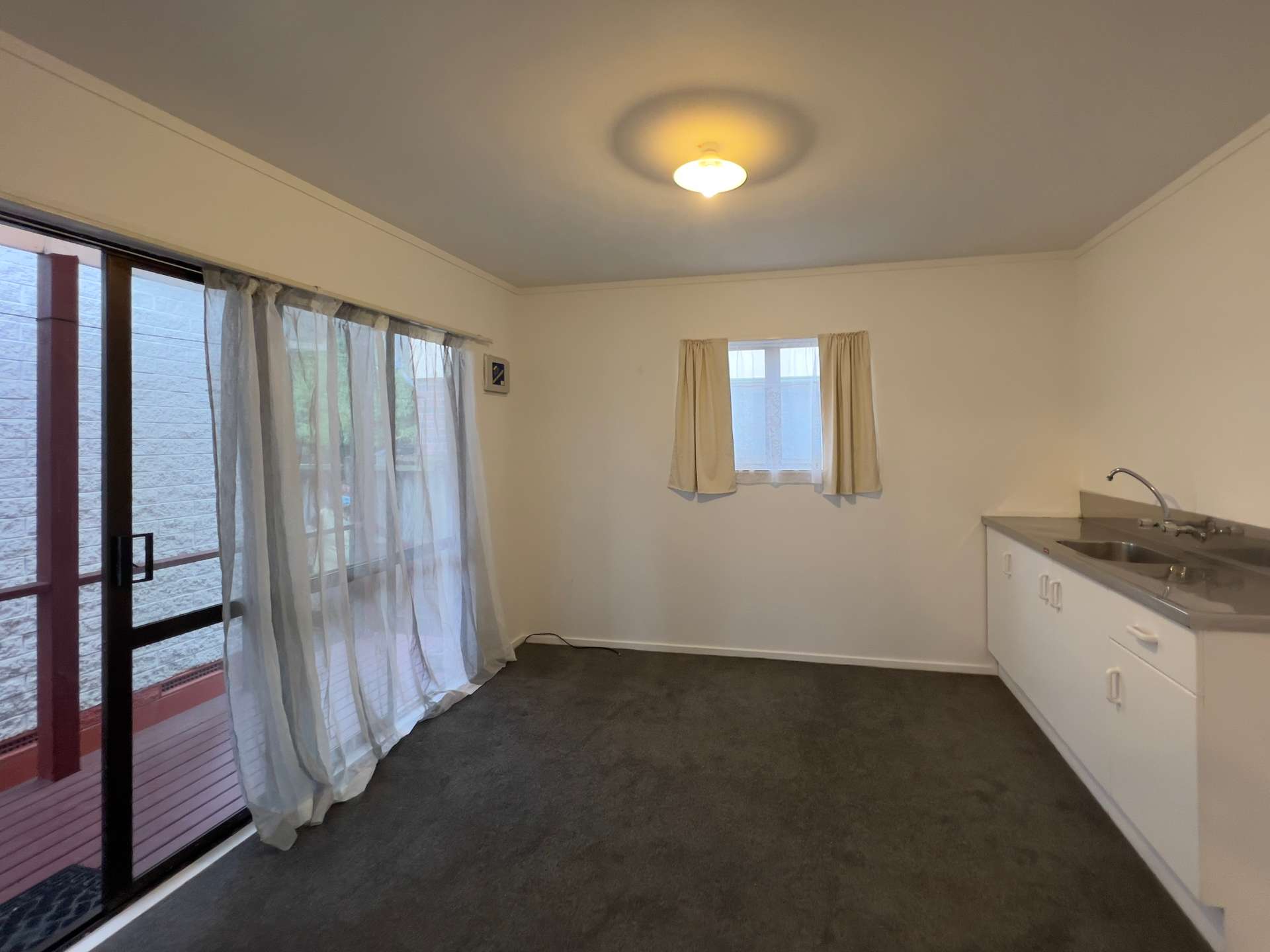137 Gills Road photo 4