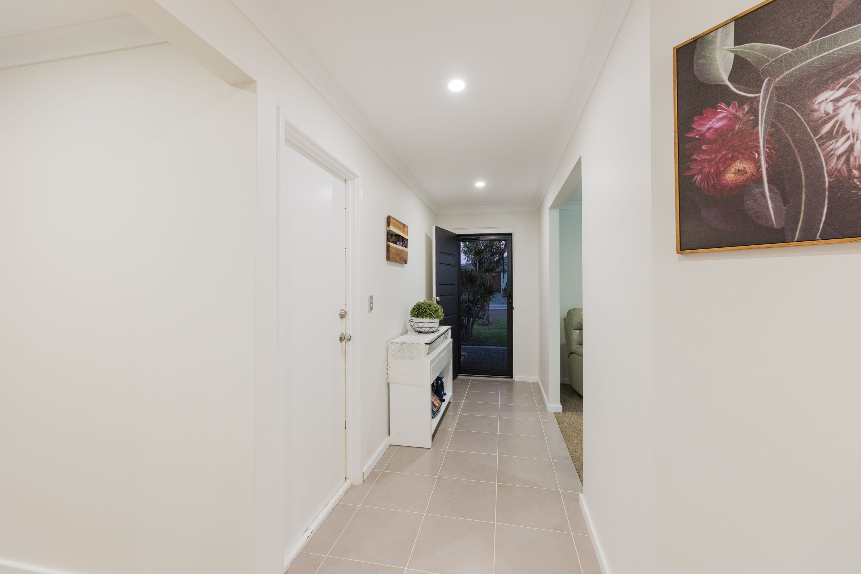 18 Hoffman Way — photo 3 of 26