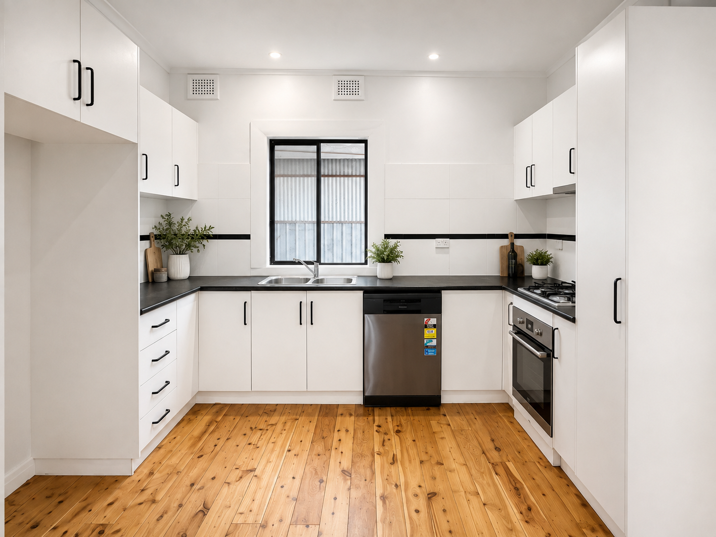 1039 Barooga Street — photo 4 of 13