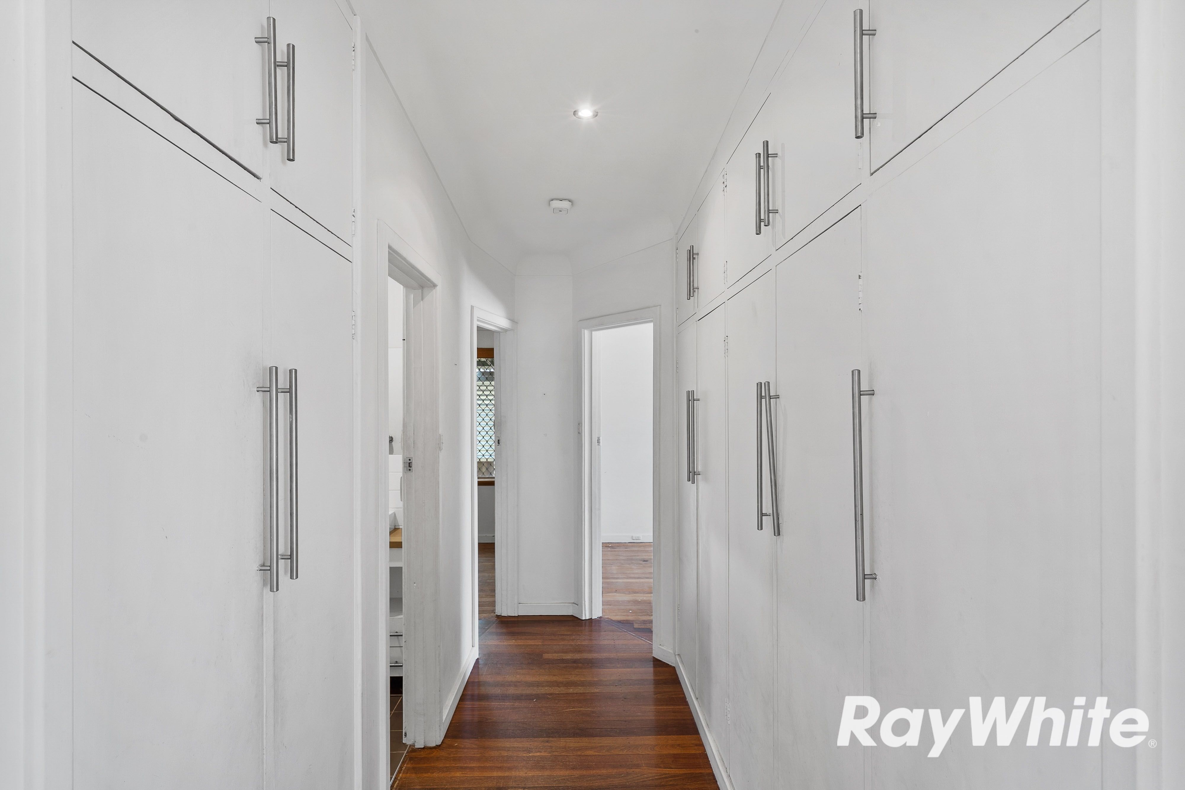 31 Eden Street — photo 6 of 18
