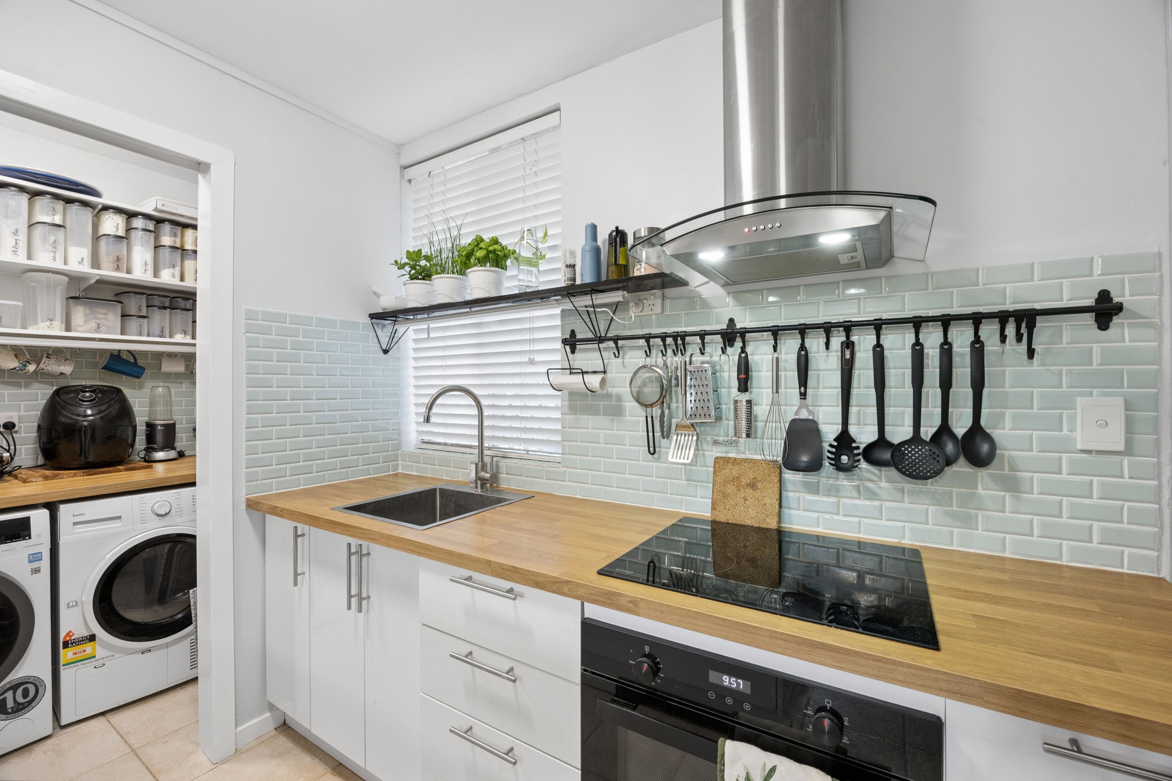 12b/159 Hector Street — photo 3 of 20