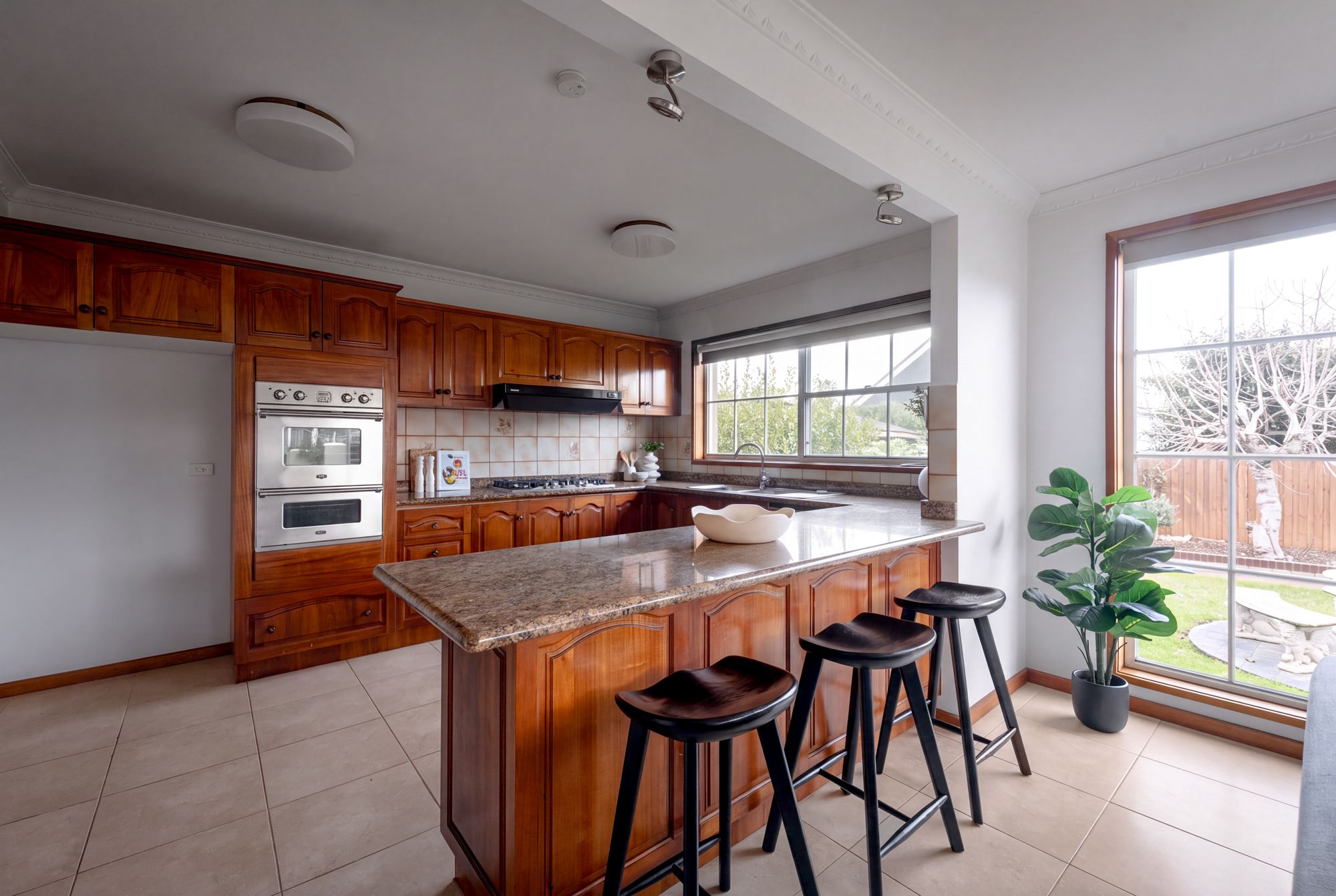 471 Geelong Road — photo 7 of 30