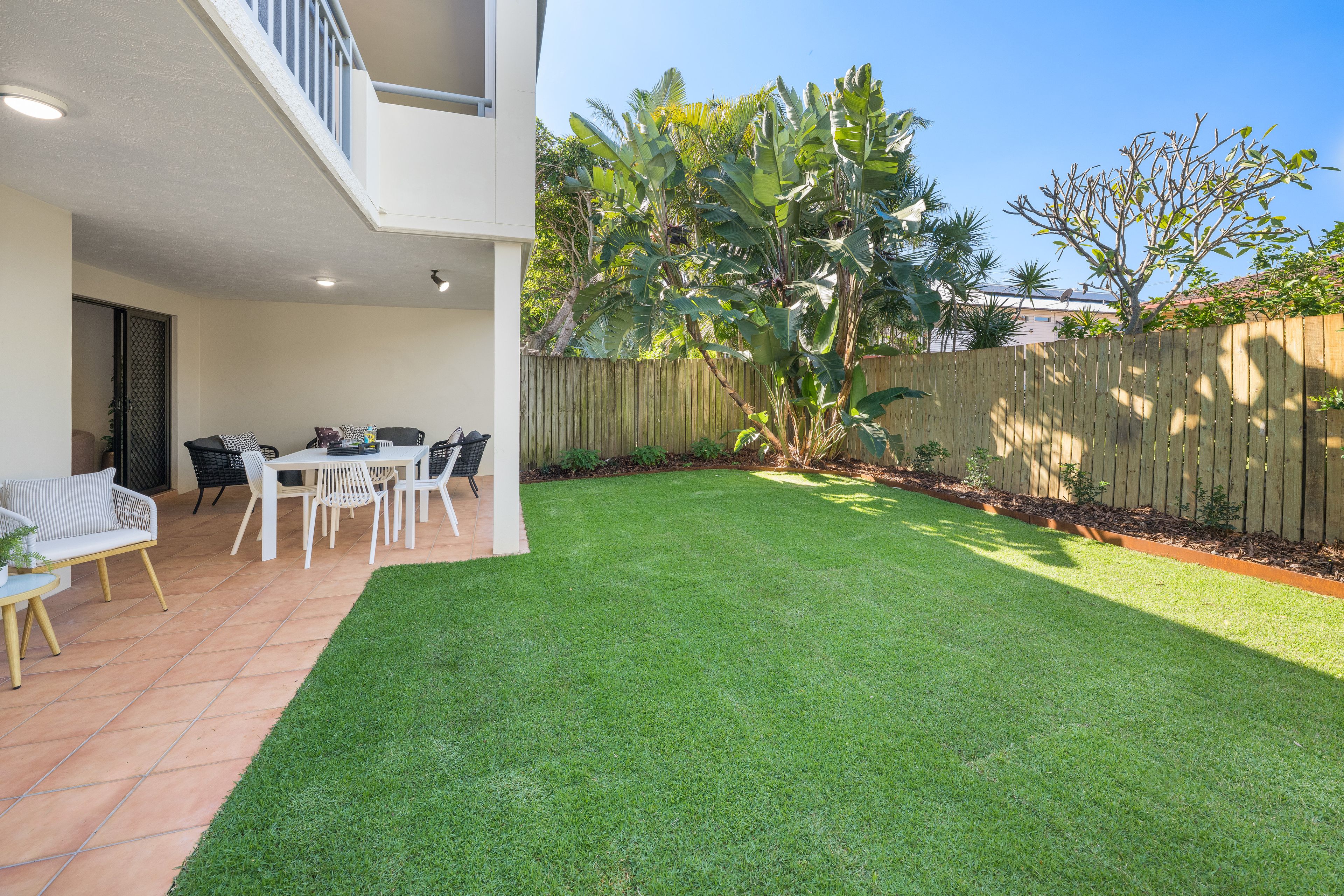 2/33 Brassey Street — photo 9 of 18