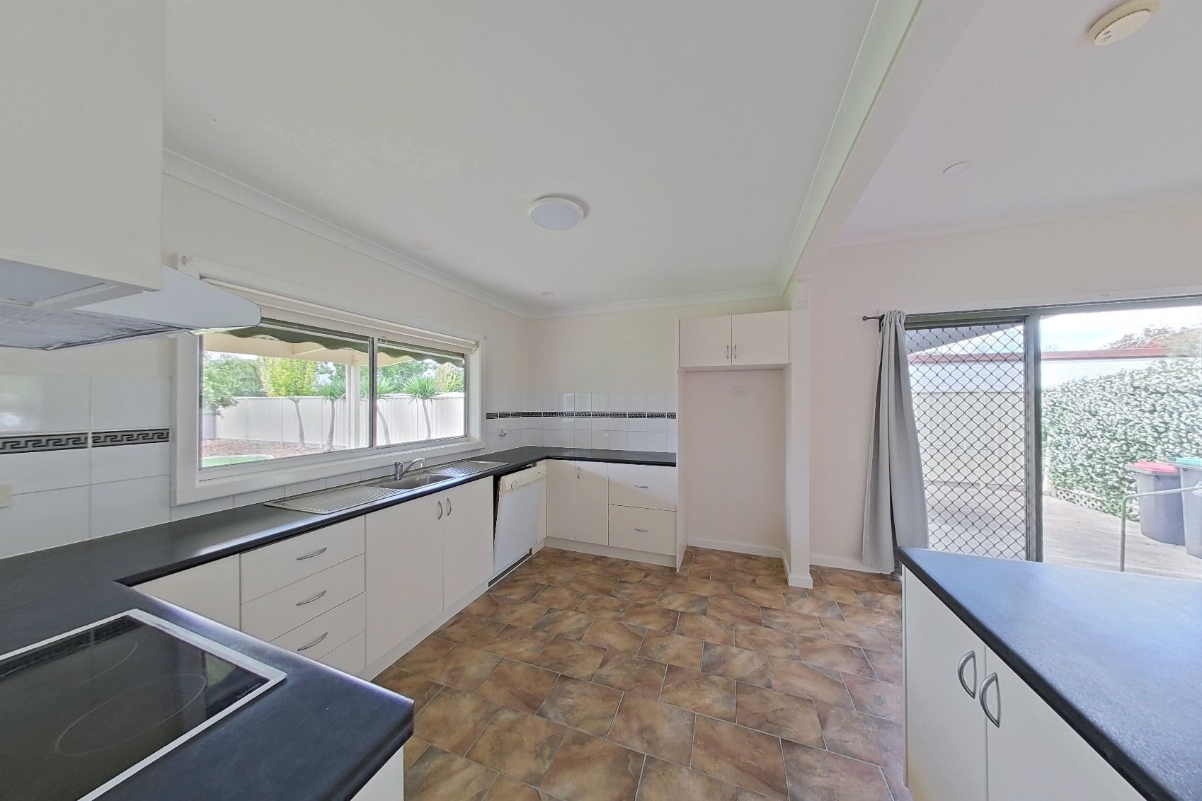 24 Burton Street — photo 4 of 14