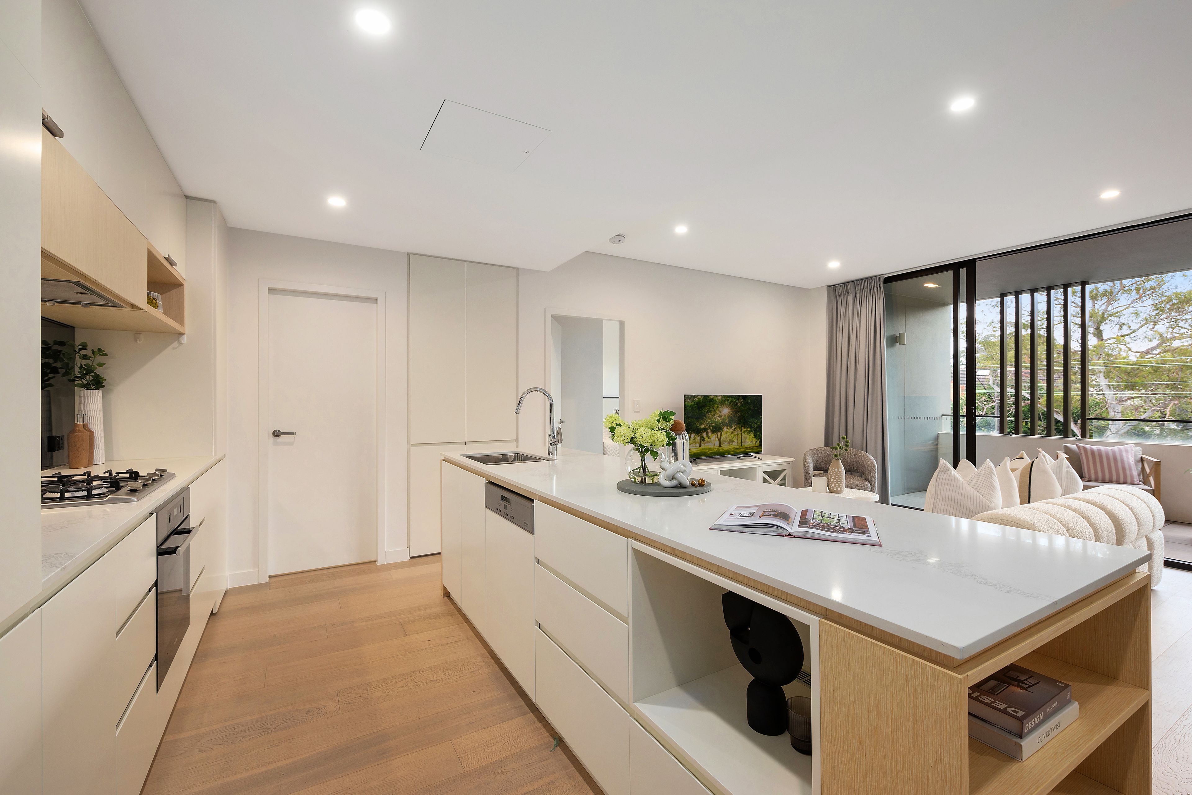 24/1 Womerah Street — photo 3 of 9