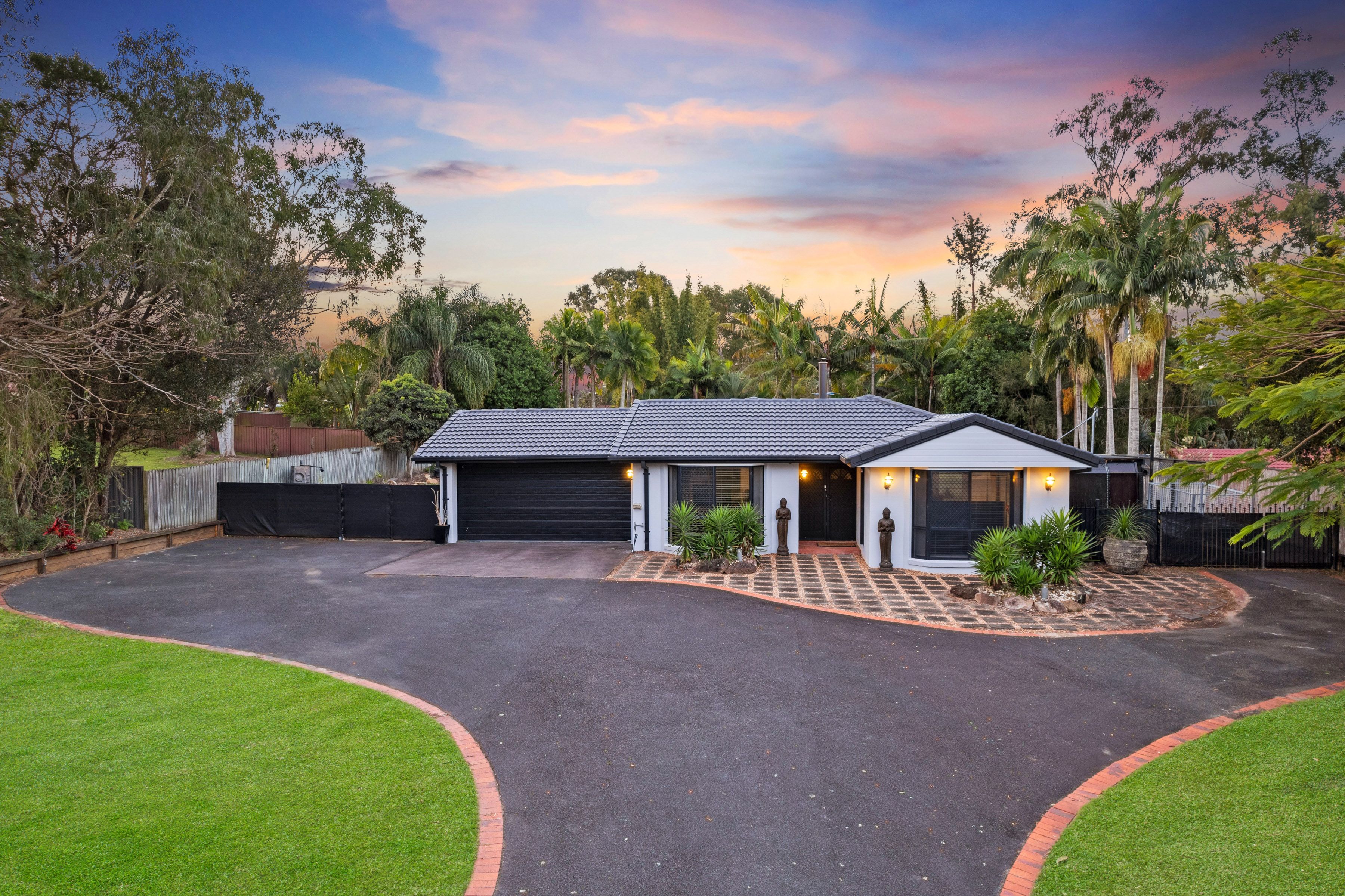 12-14 Lockhart Court, Heritage Park QLD 4118