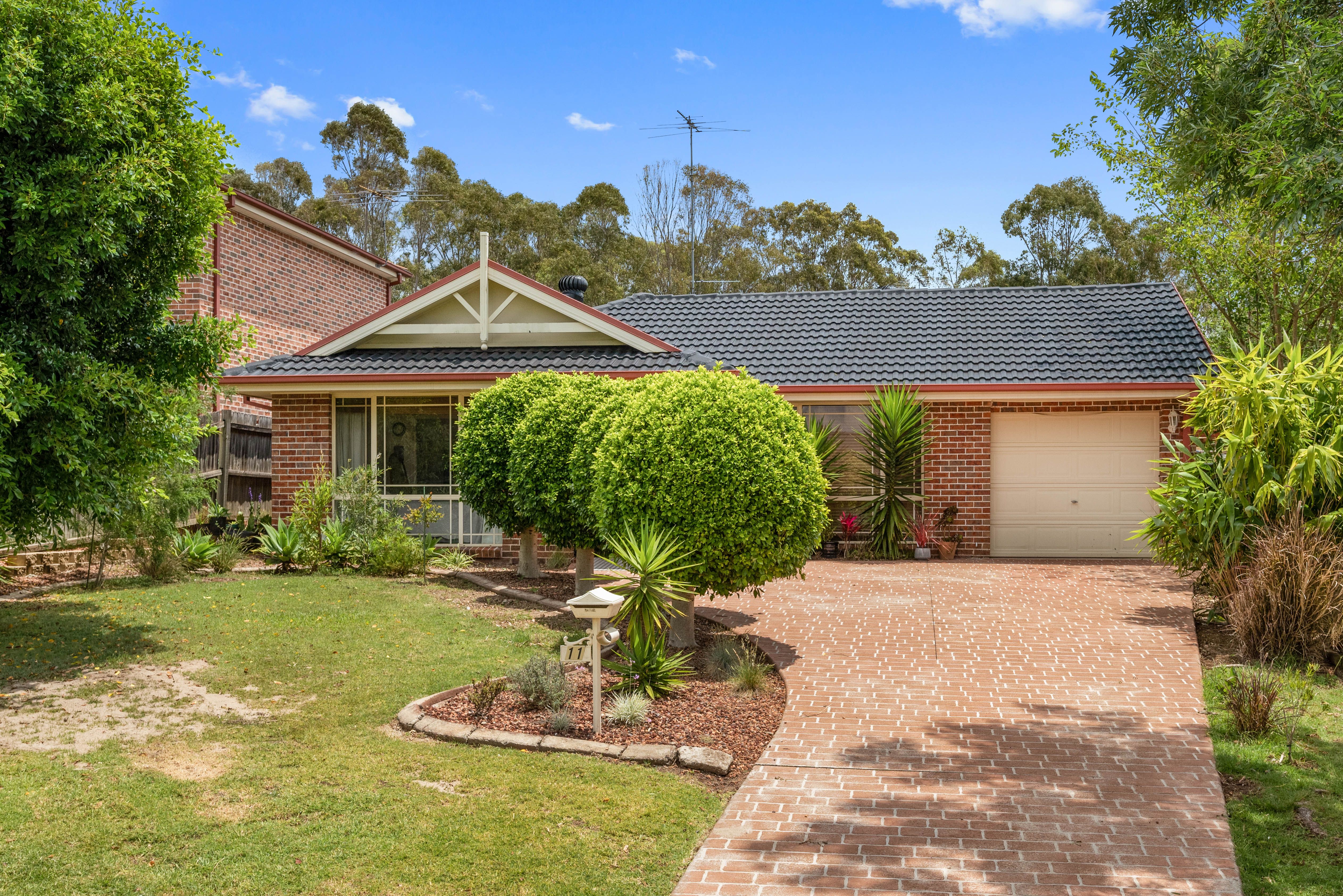 11 Dillwynia Drive, Glenmore Park NSW 2745