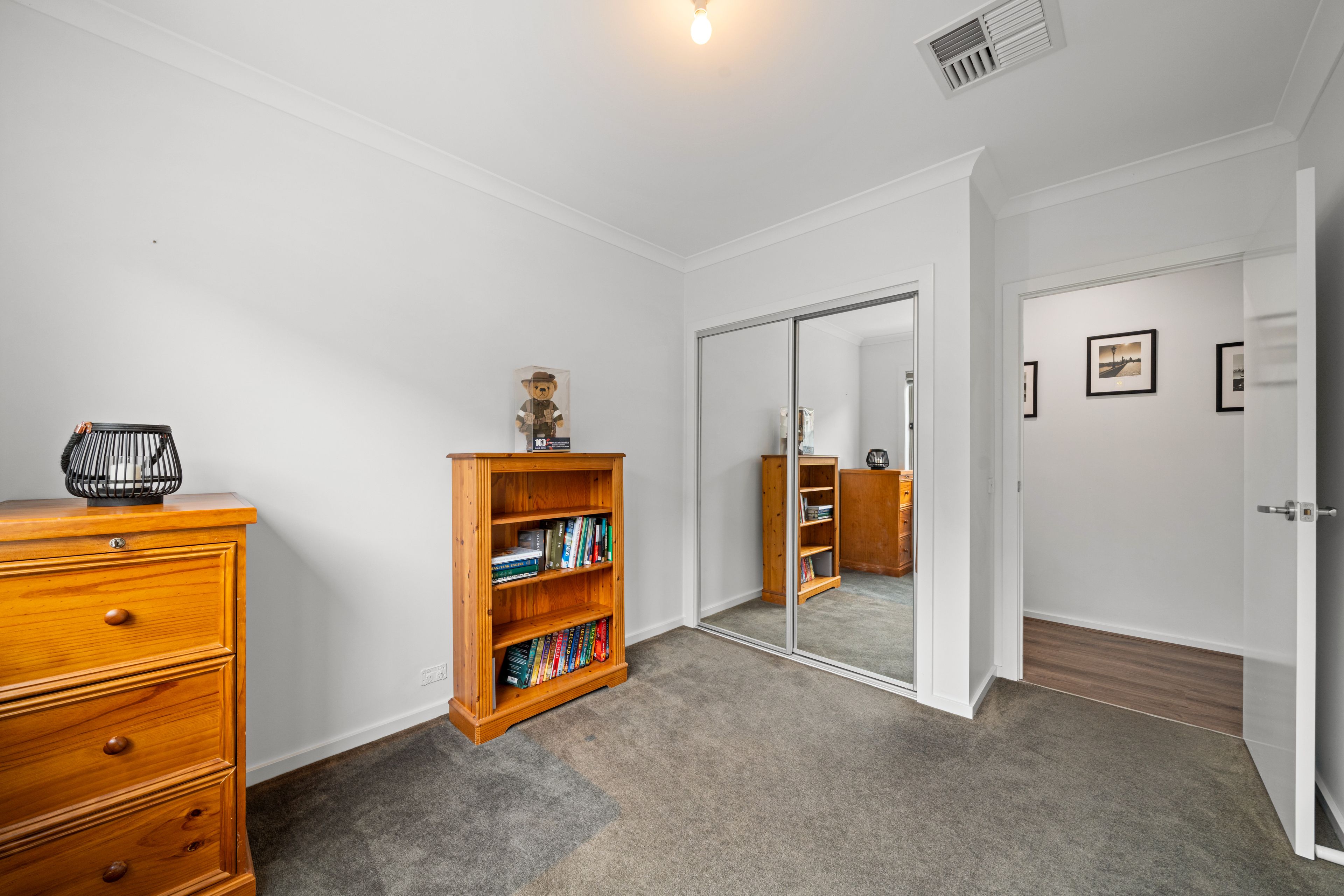 4 Cronulla Drive — photo 15 of 20