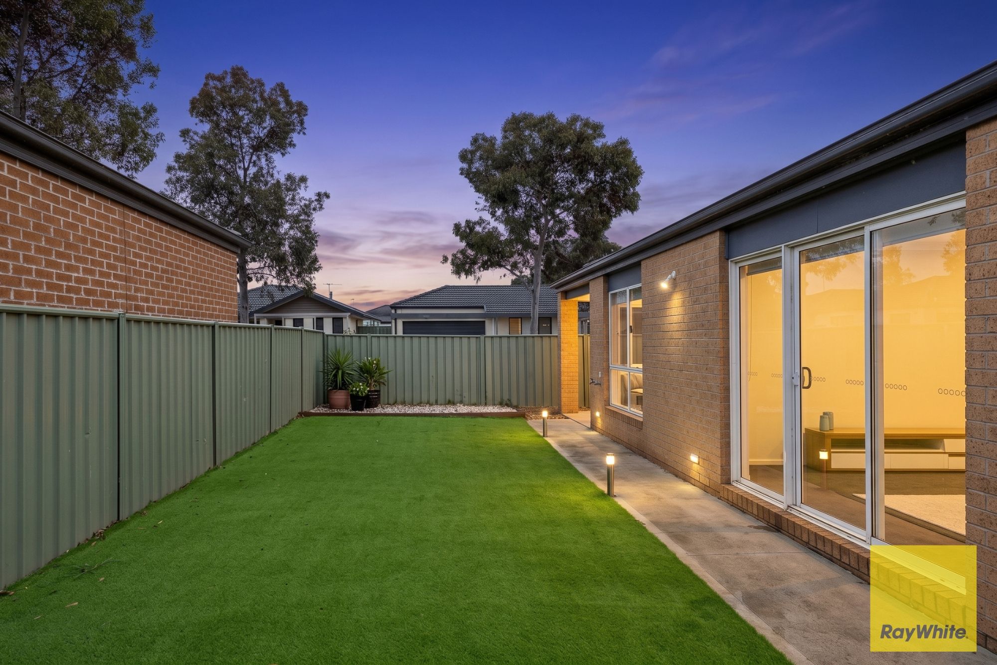 8 Reddington Way — photo 17 of 18