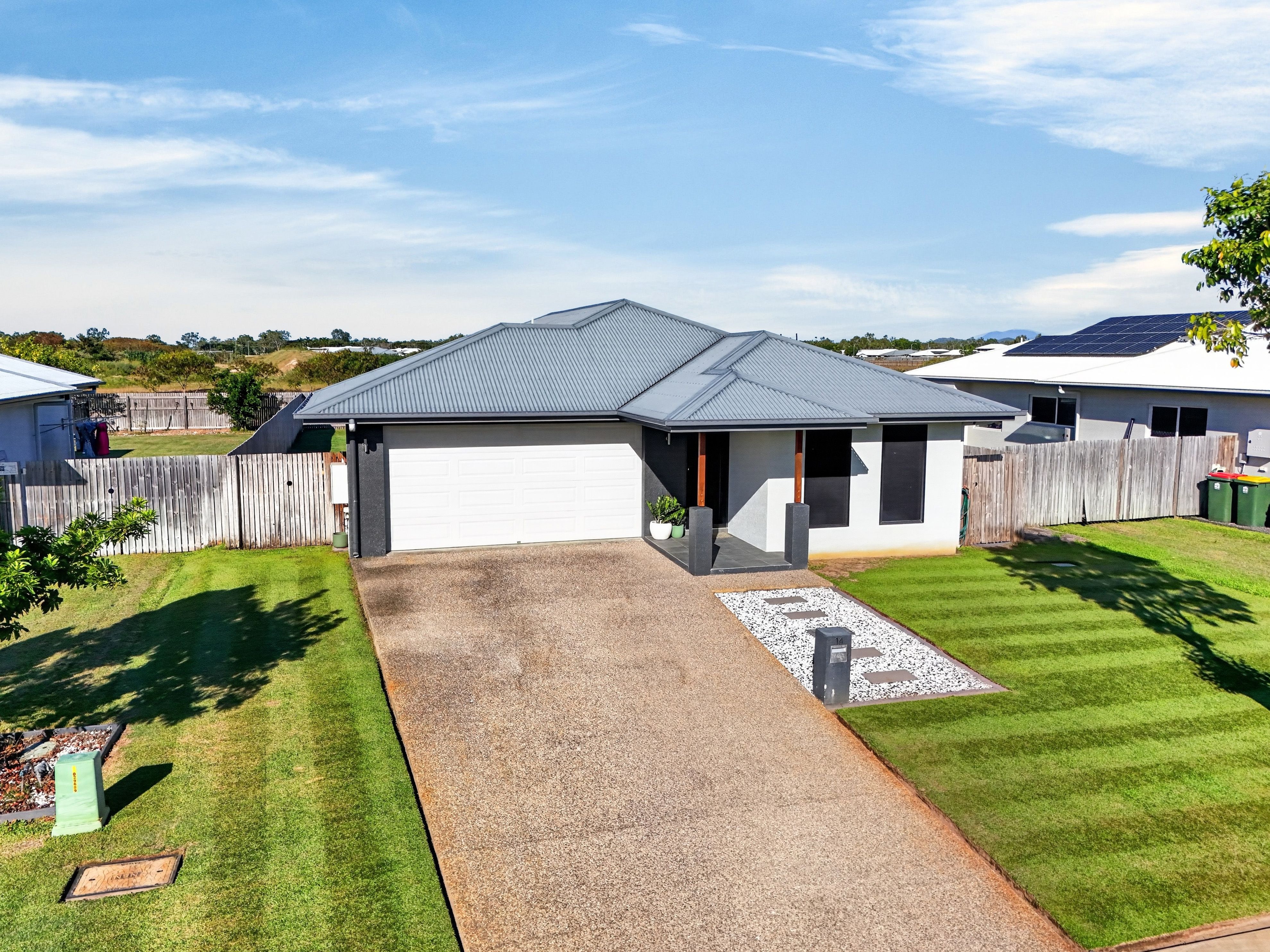 14 Blackthorn Street, Mount Low, QLD 4818