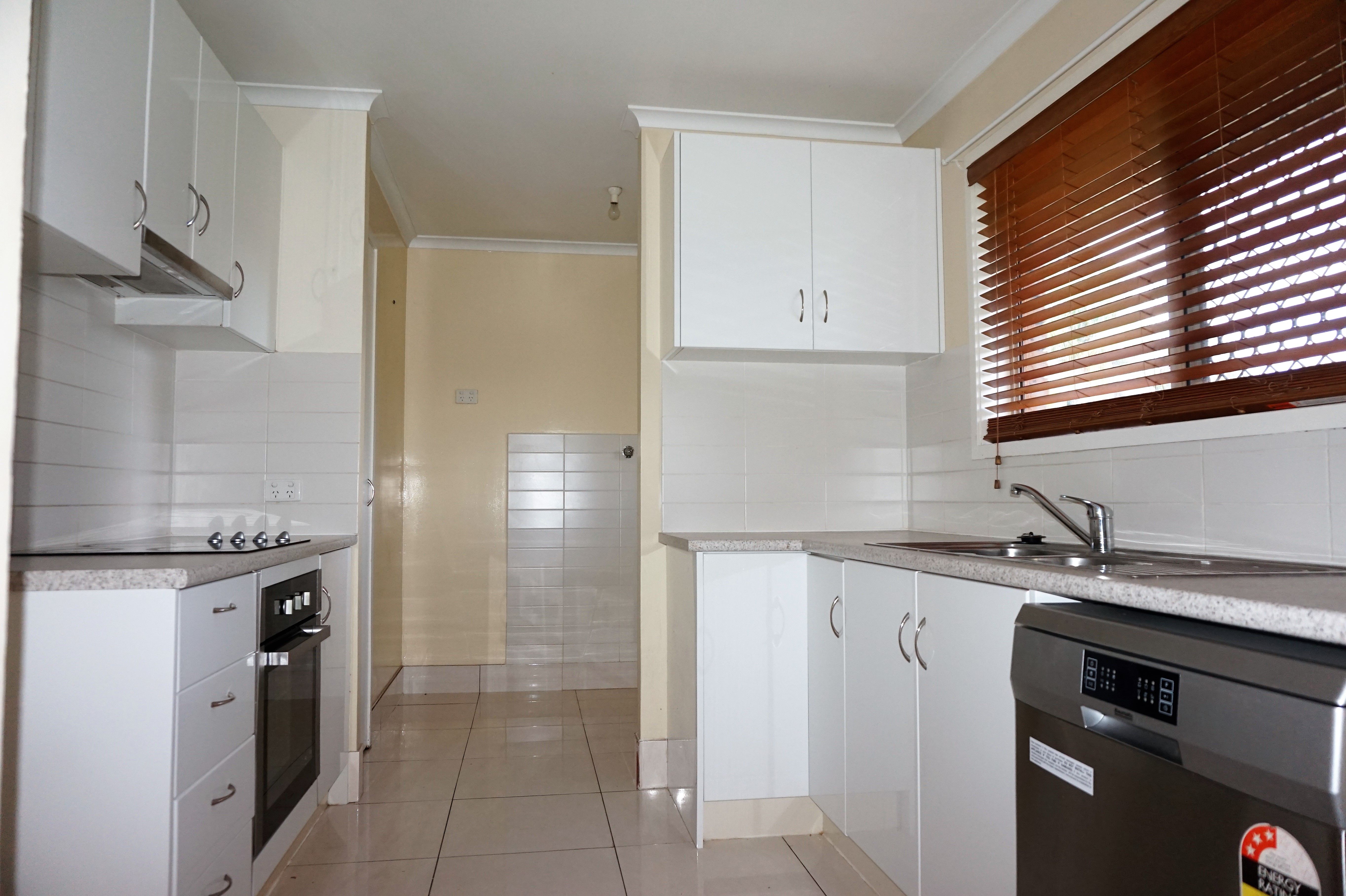 10 Shiraz Court, Kingston, QLD 4114