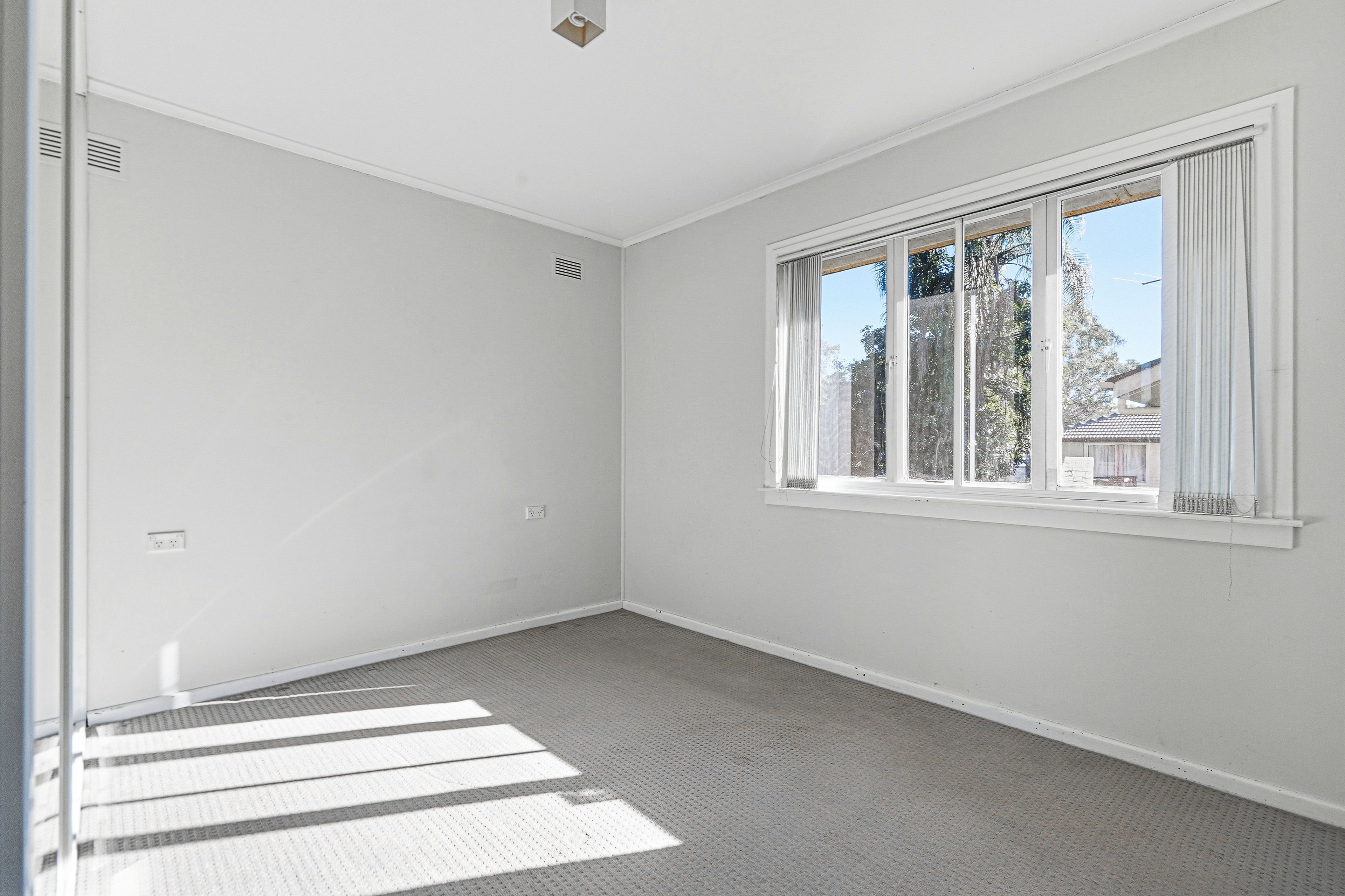 99 Illawong Avenue — photo 11 of 21