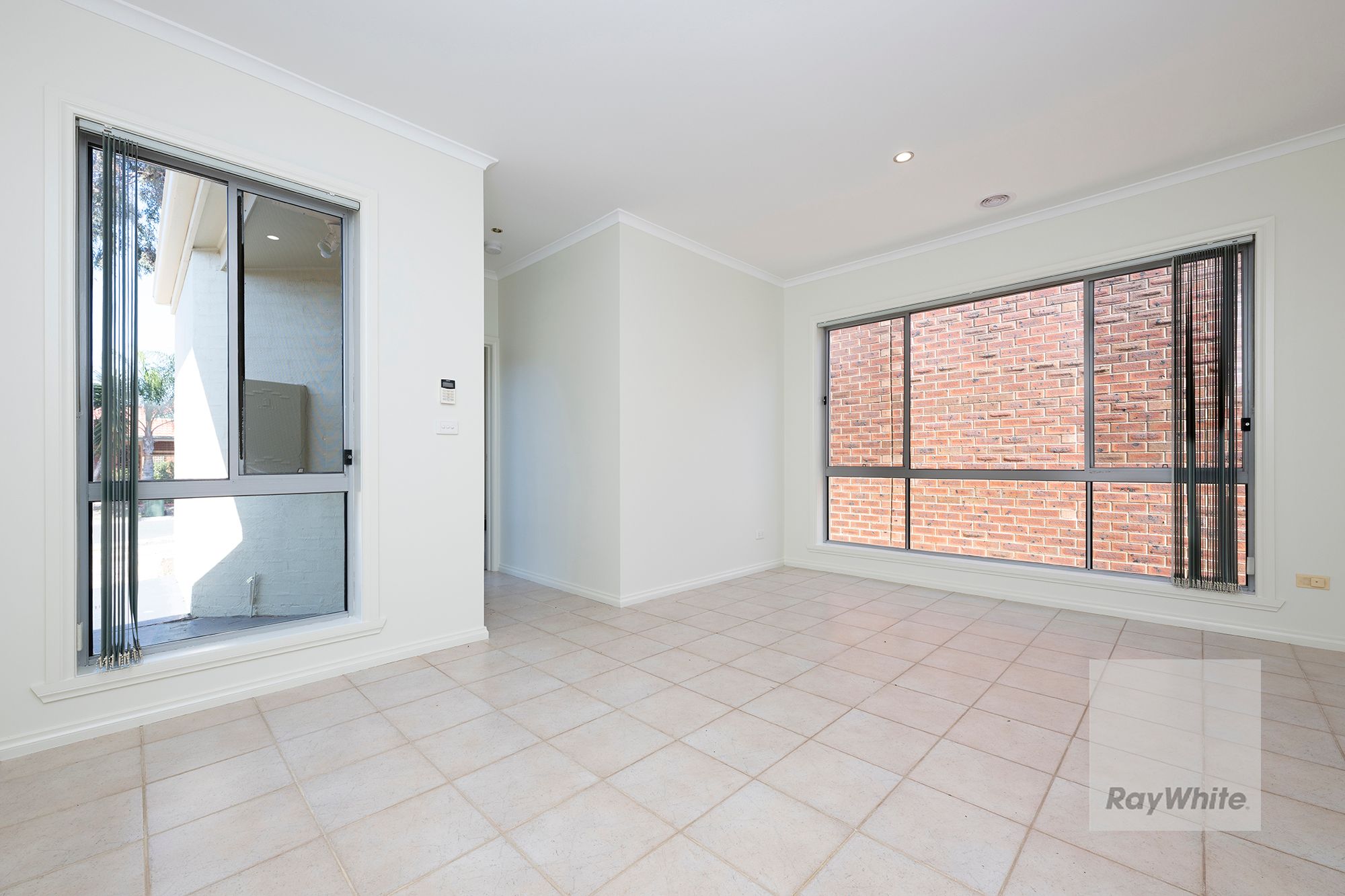 1/60 Boberrit Wynd — photo 4 of 10