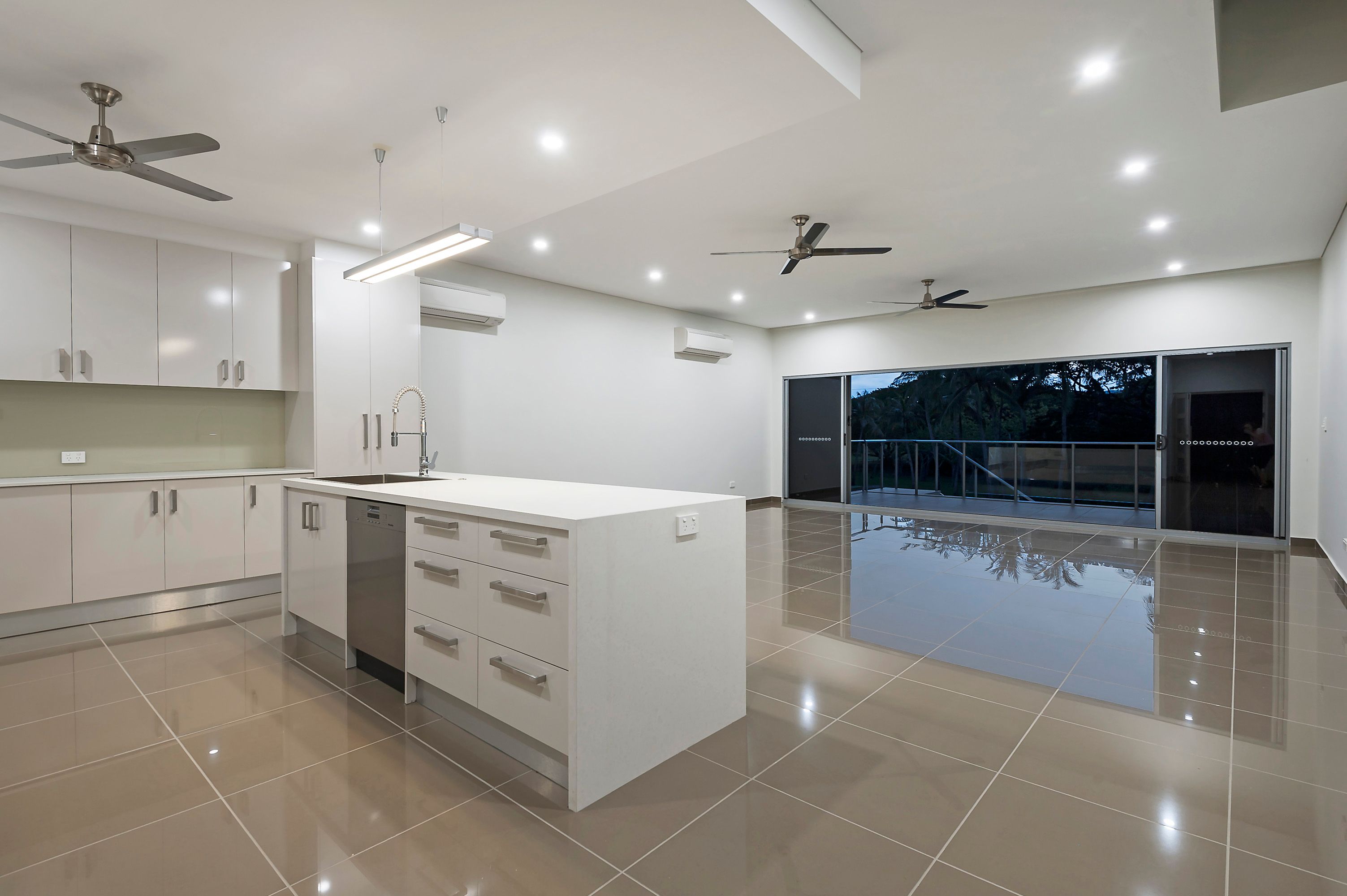 1/4 Melville Street — photo 3 of 22