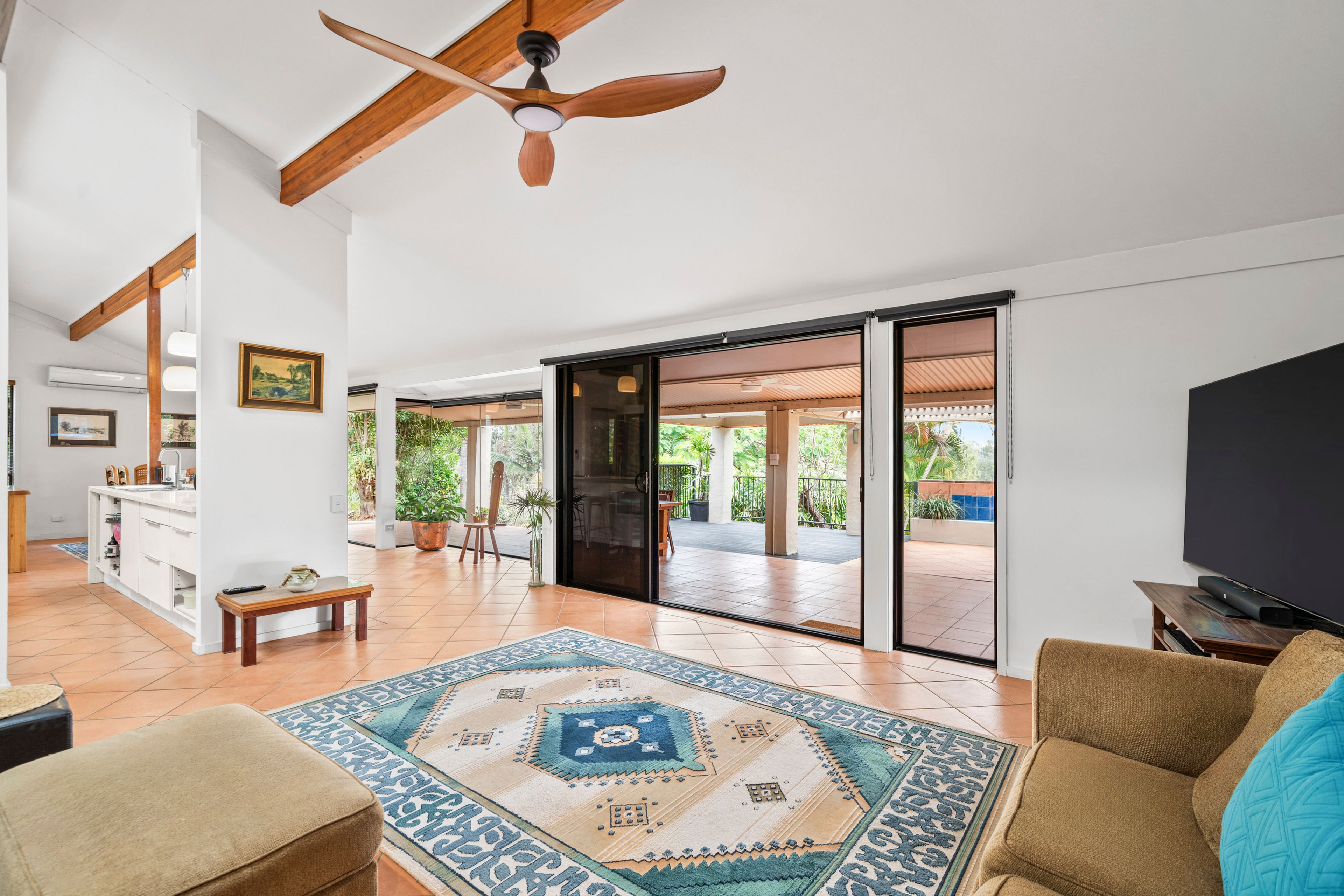 41 Helensvale Road — photo 4 of 30
