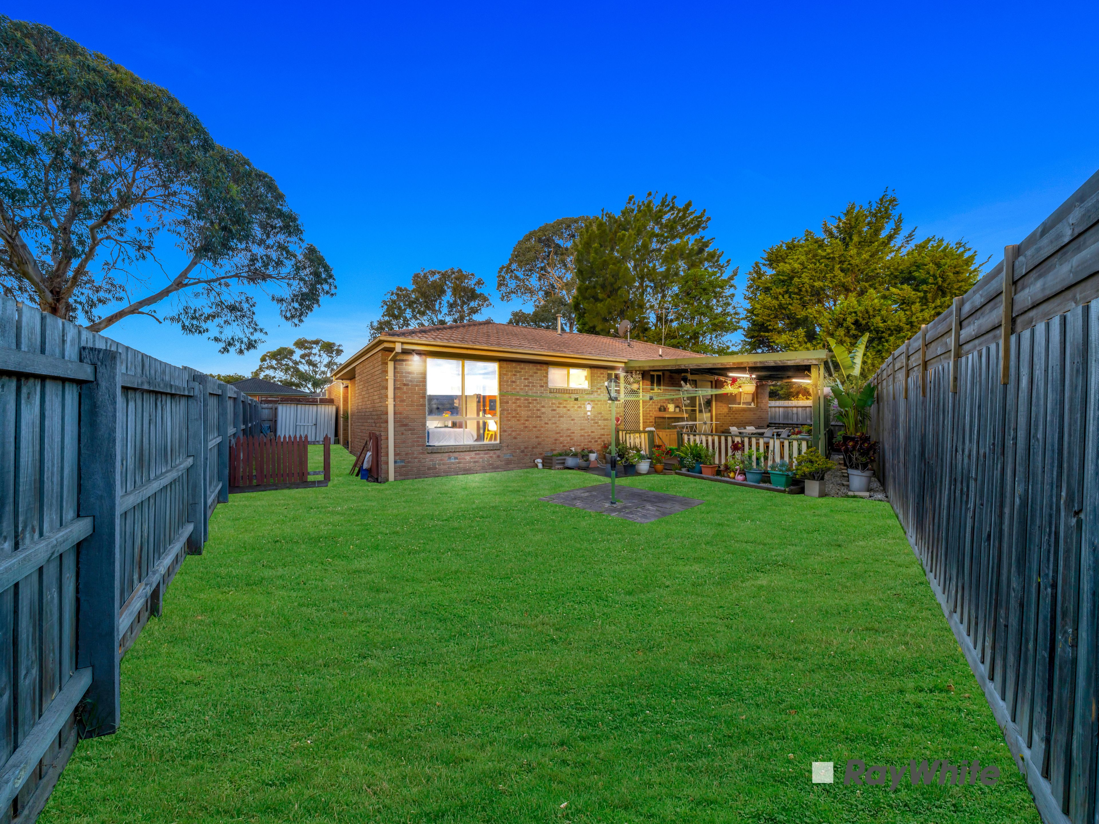 2/11 Jason Place — photo 13 of 15
