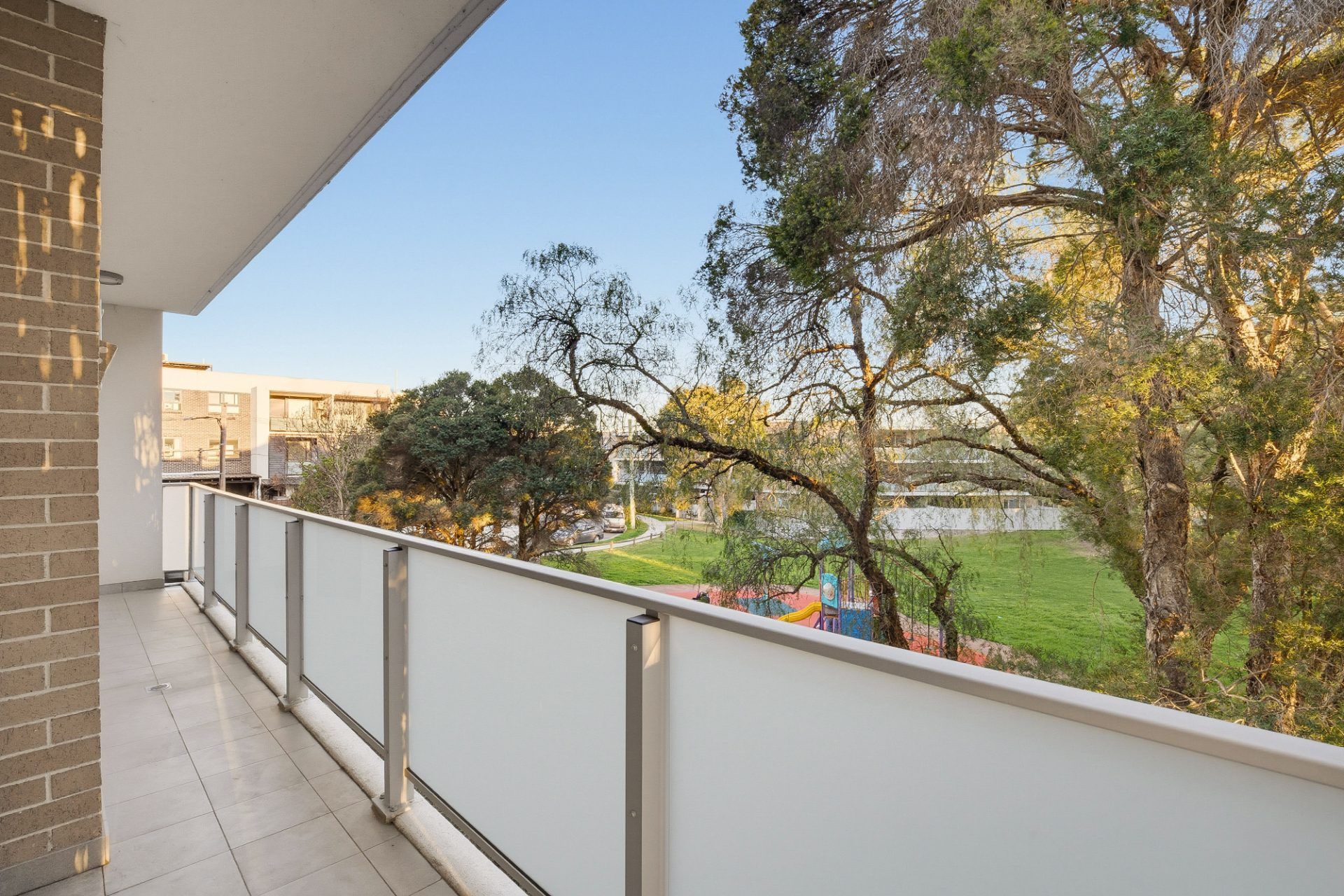 5/4-6 Burbang Crescent — photo 9 of 11