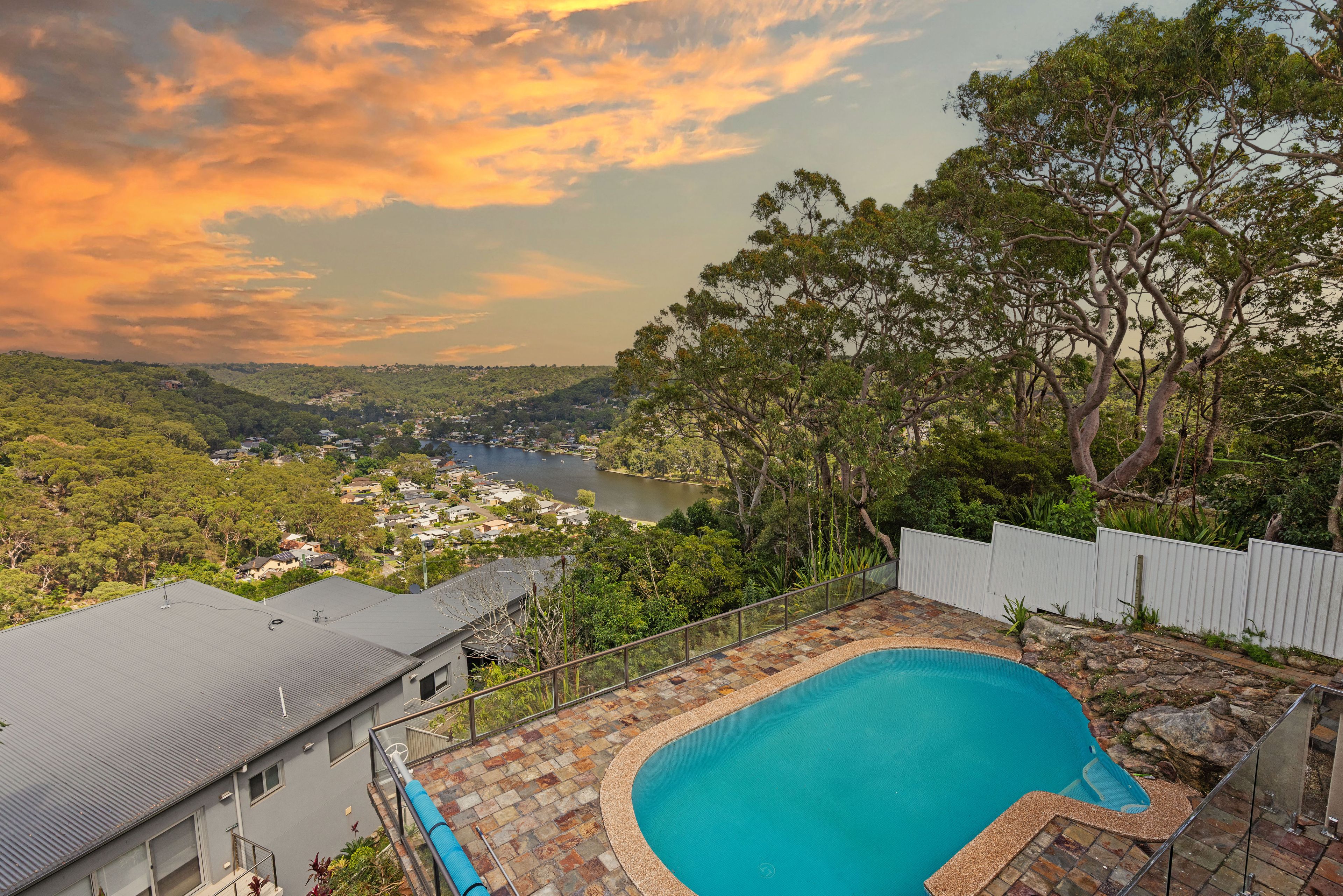 12 Bunbury Avenue, Sutherland NSW 2232