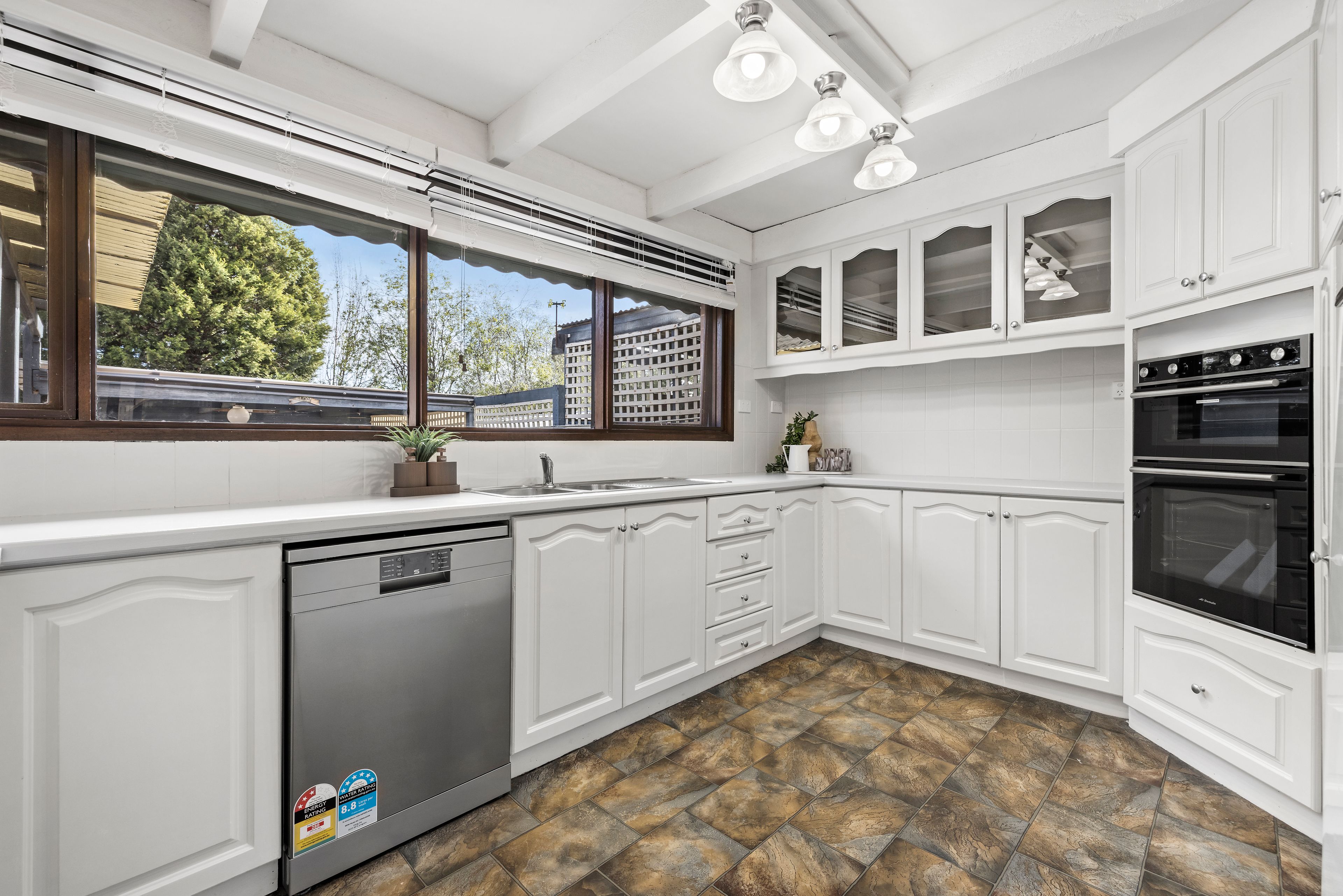 48 Stamford Crescent — photo 9 of 25