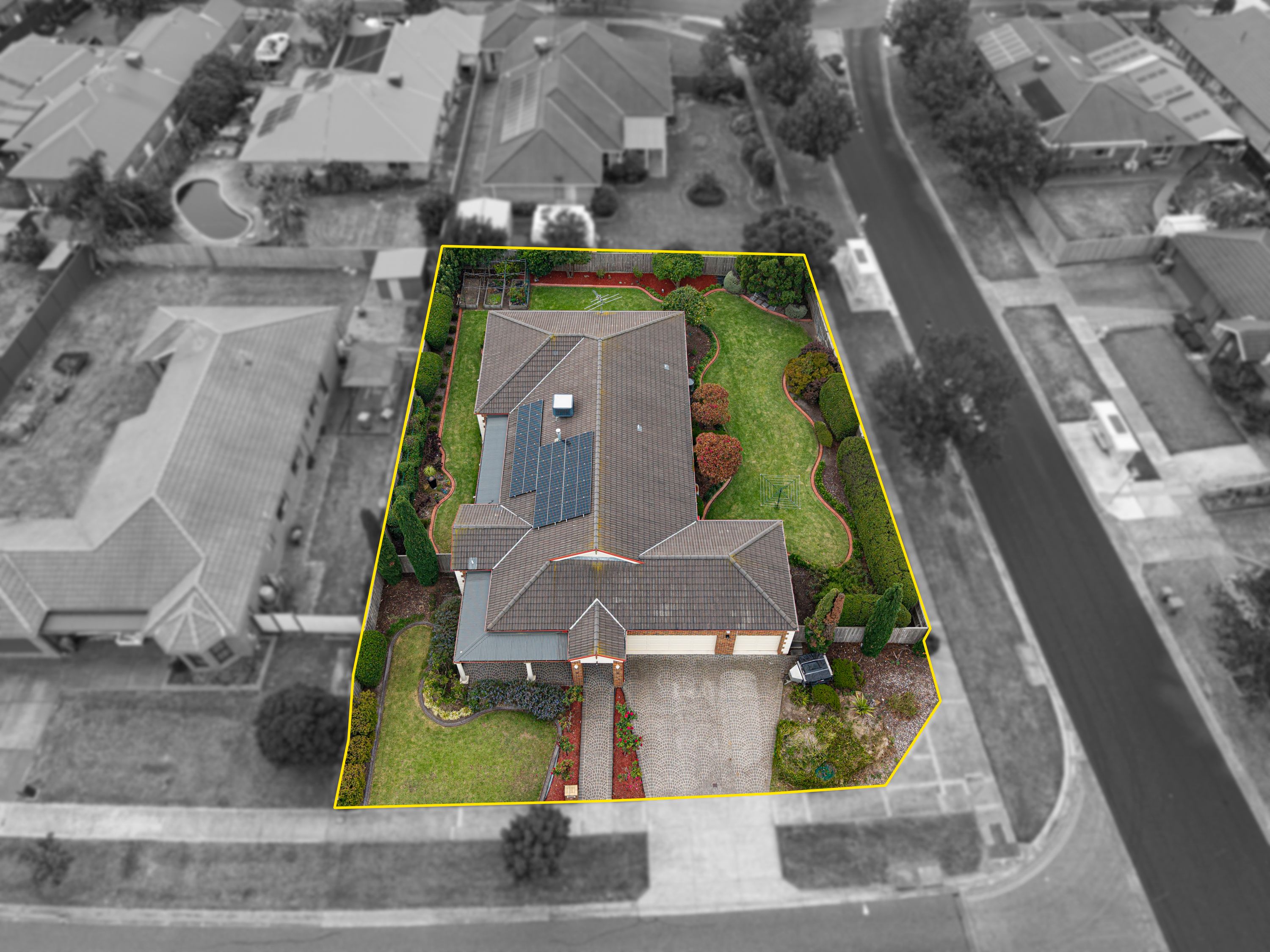 2 Banjo Paterson Drive, Pakenham, VIC 3810