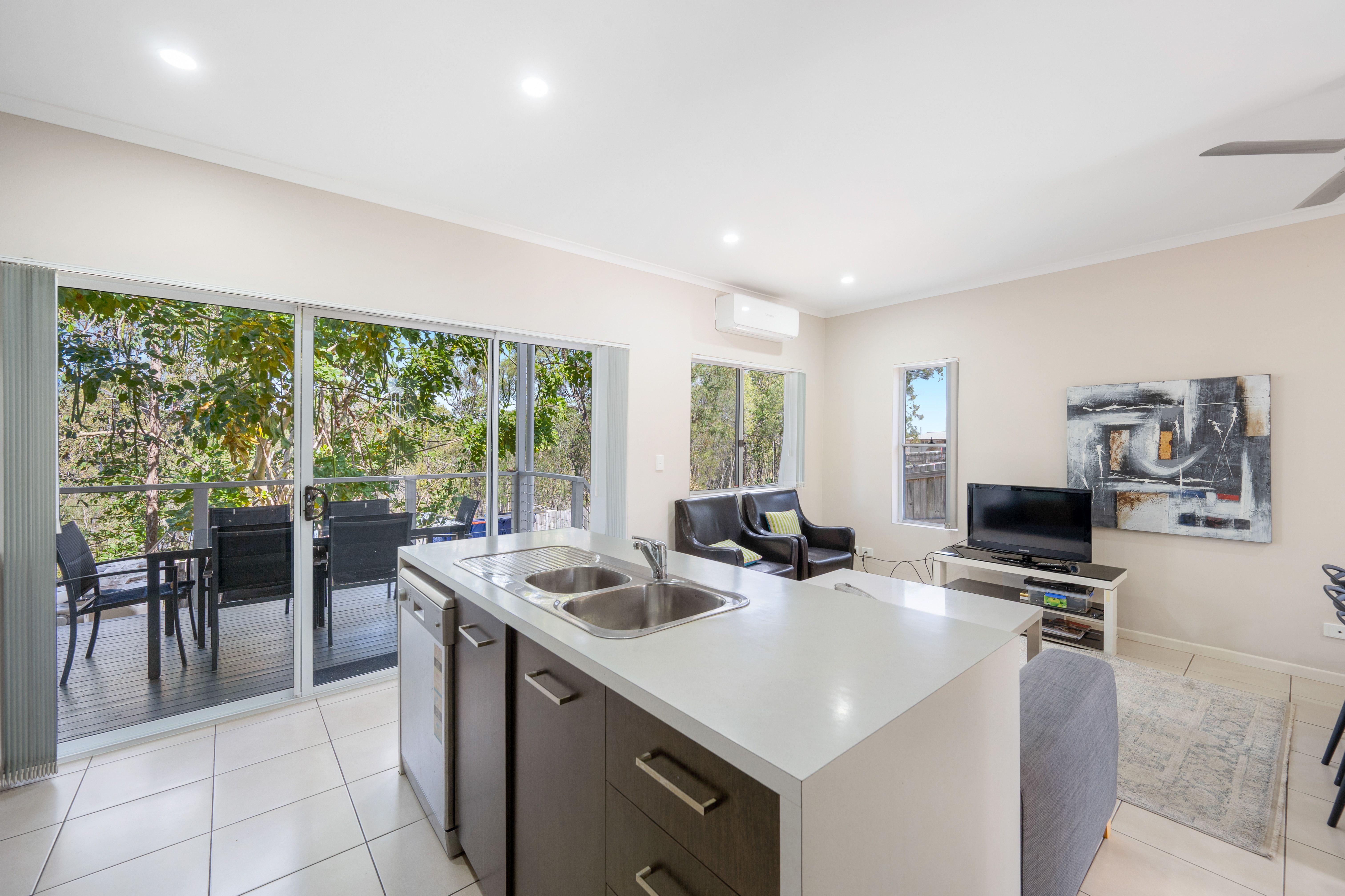 4/9 Cockatoo Drive — photo 6 of 17
