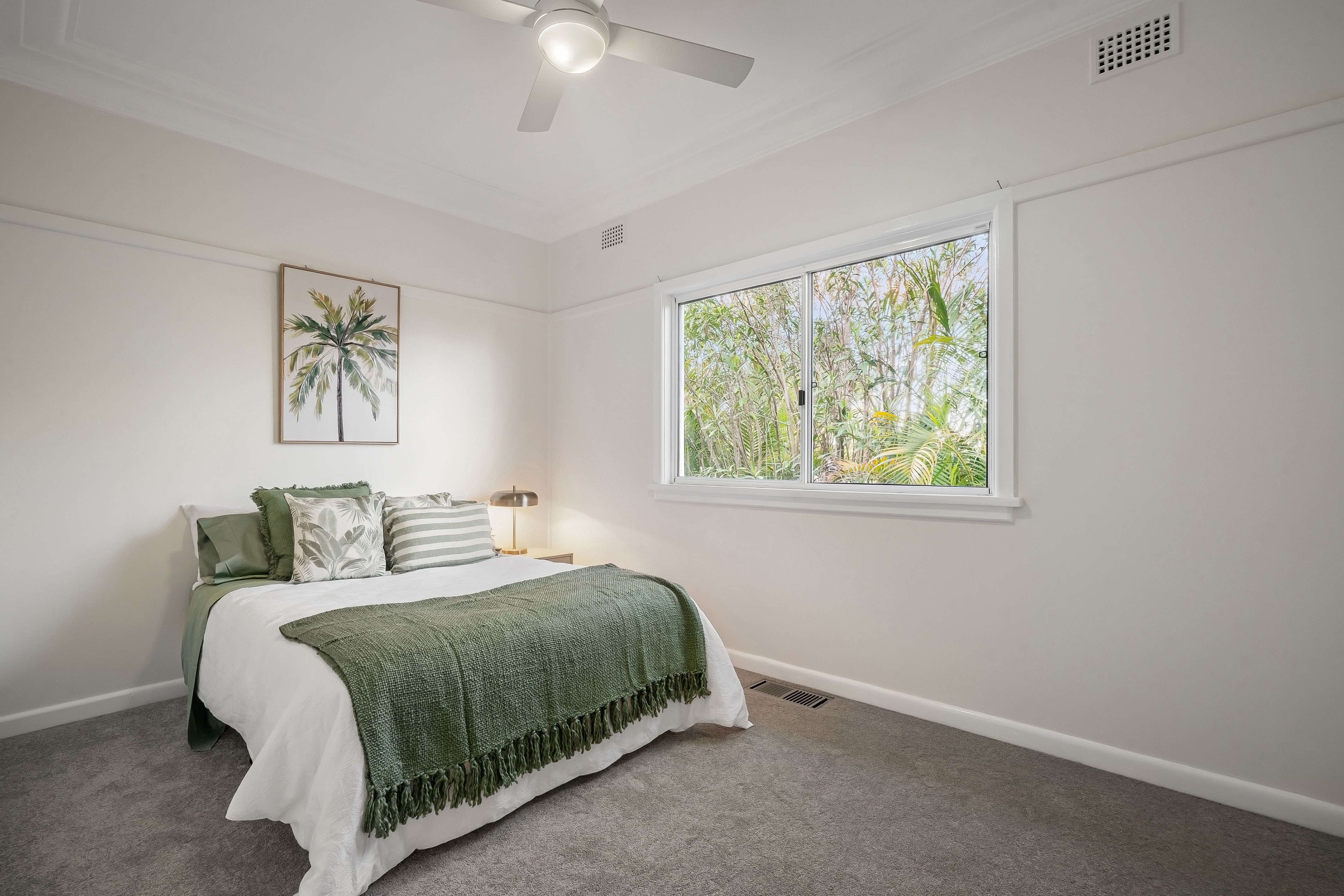 12 Fishbourne Road — photo 9 of 23