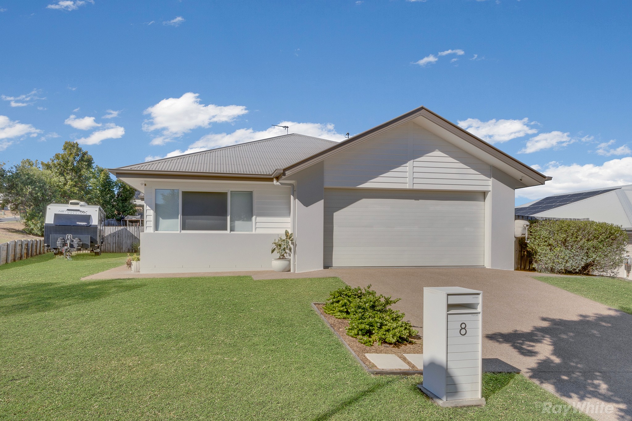 8 Cornforth Crescent, Kirkwood, QLD 4680