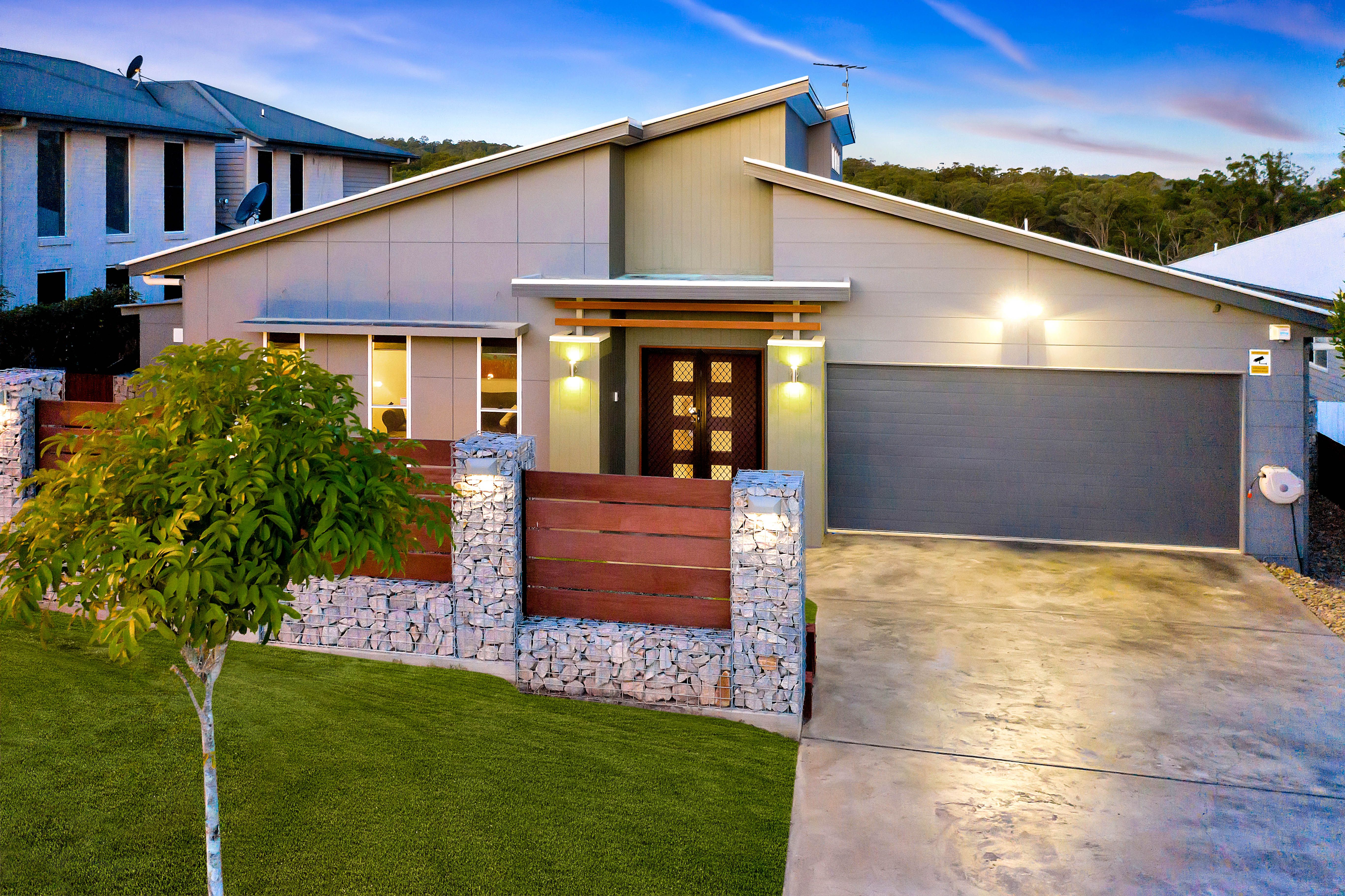 5 Dennis Vale Drive, Daisy Hill, QLD 4127