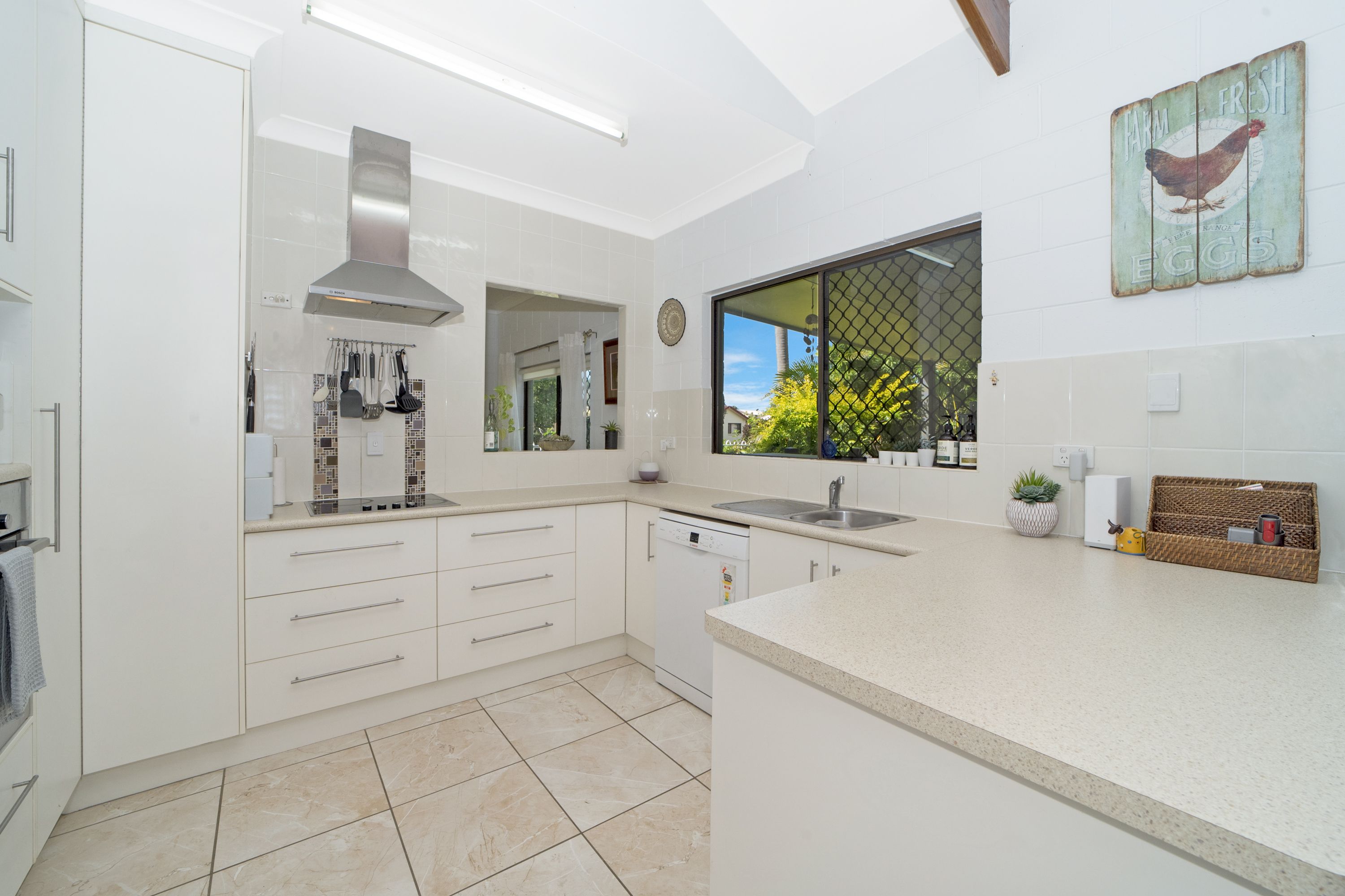 24 Whitsunday Drive, Kirwan, QLD 4817