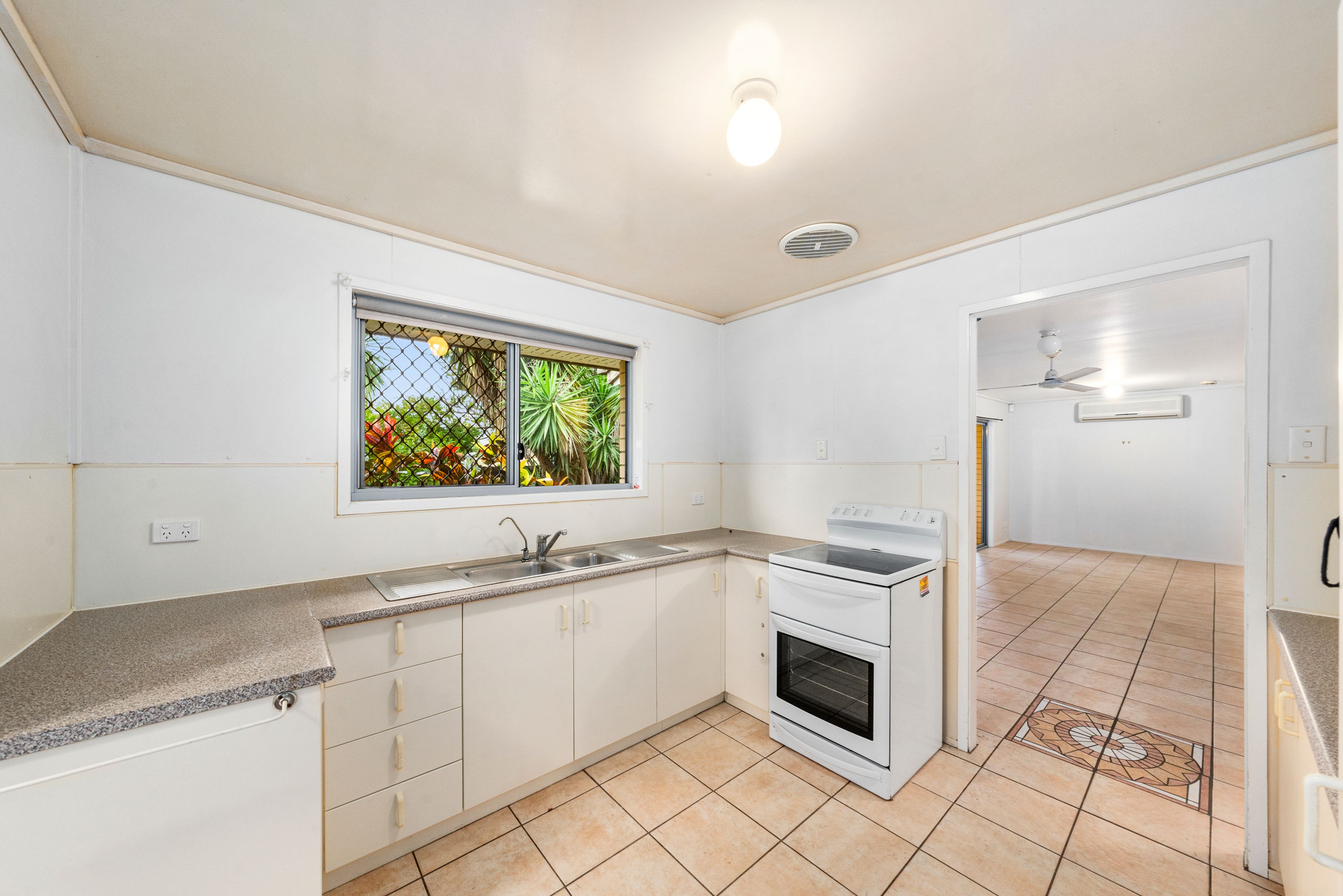 12 Marigold Street — photo 3 of 18