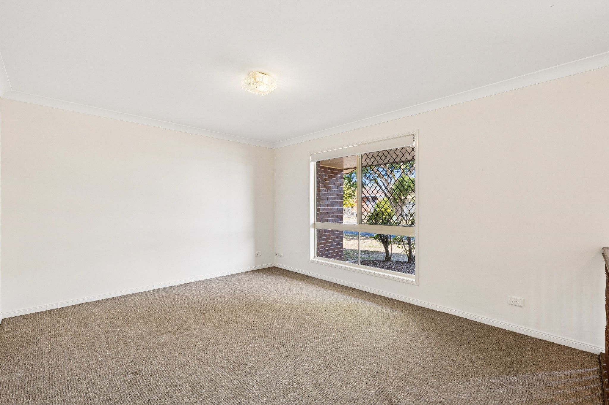 15 Rinnicrew Street — photo 8 of 19