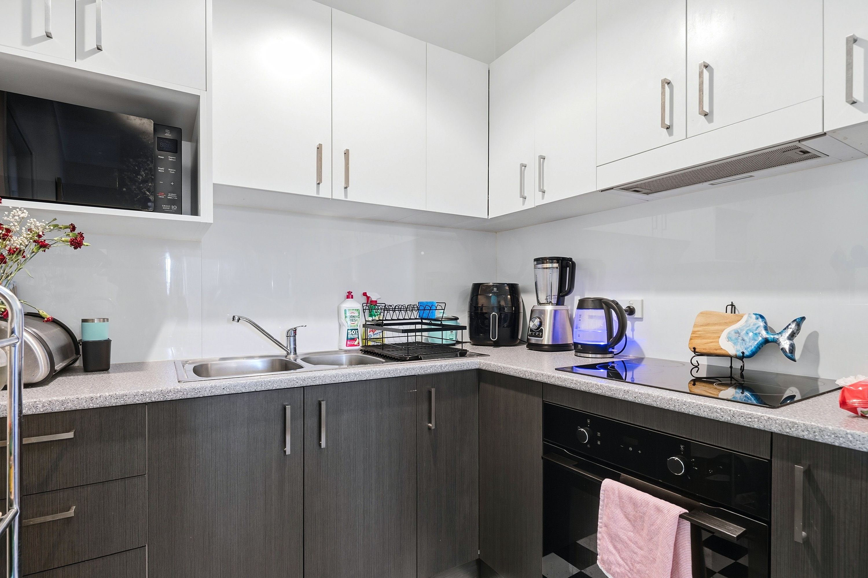 15 Eddington Crescent — photo 4 of 30