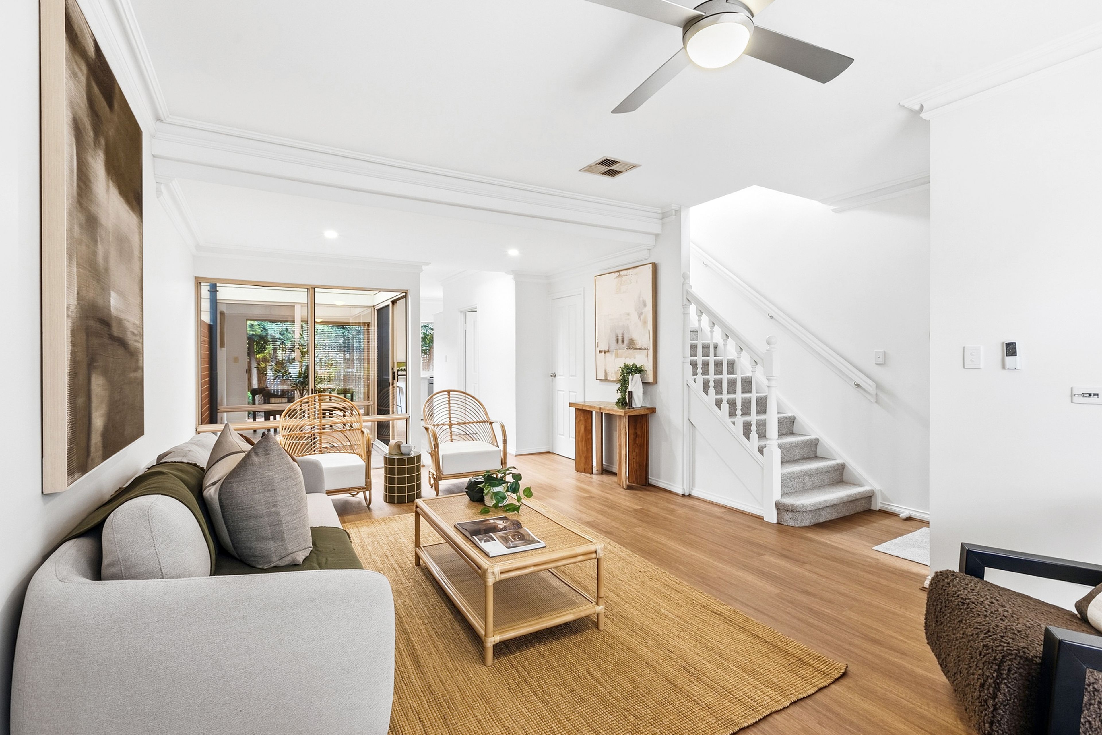 42 Victoria Street — photo 2 of 15