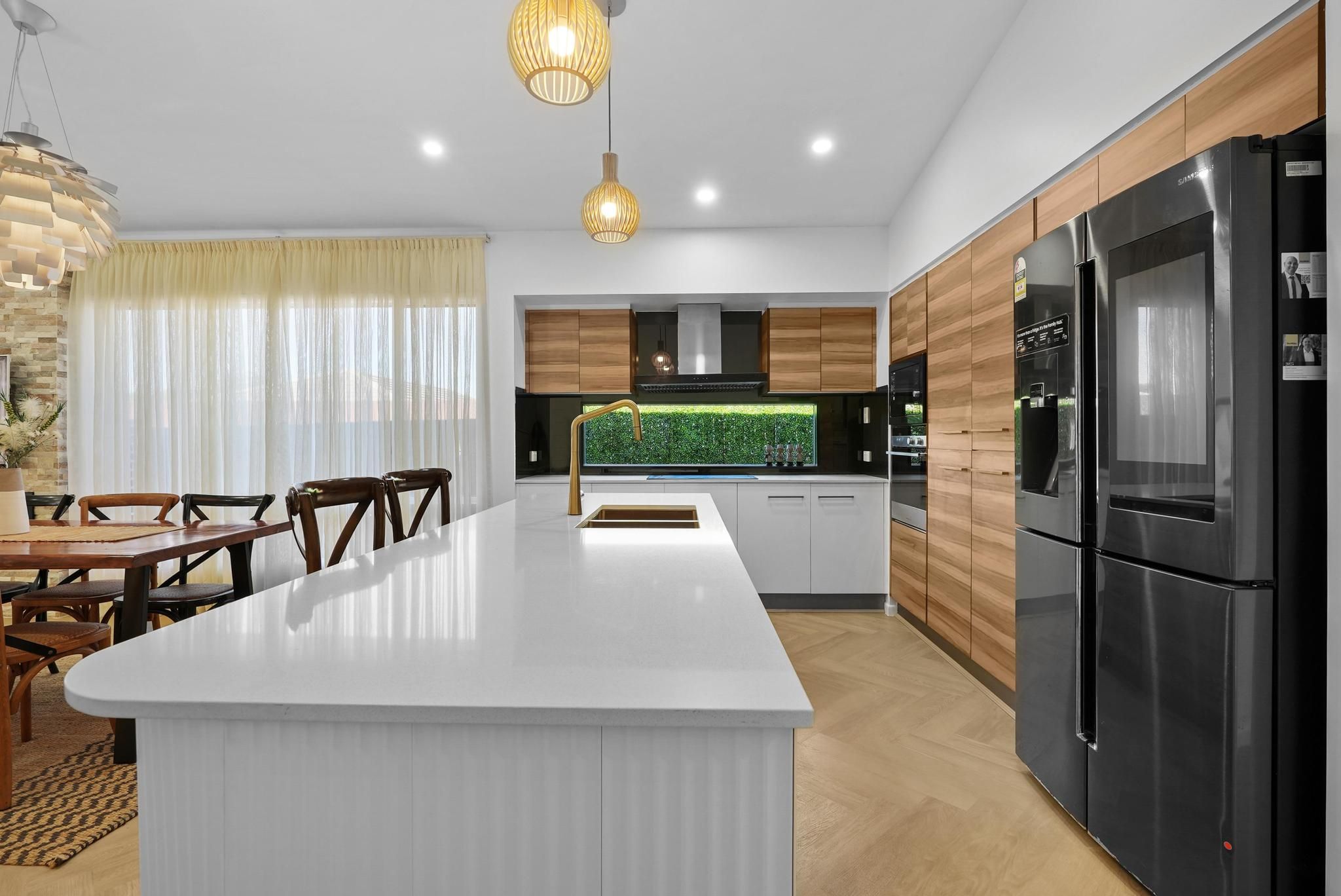 35 Sapphire Place, Elanora, QLD 4221