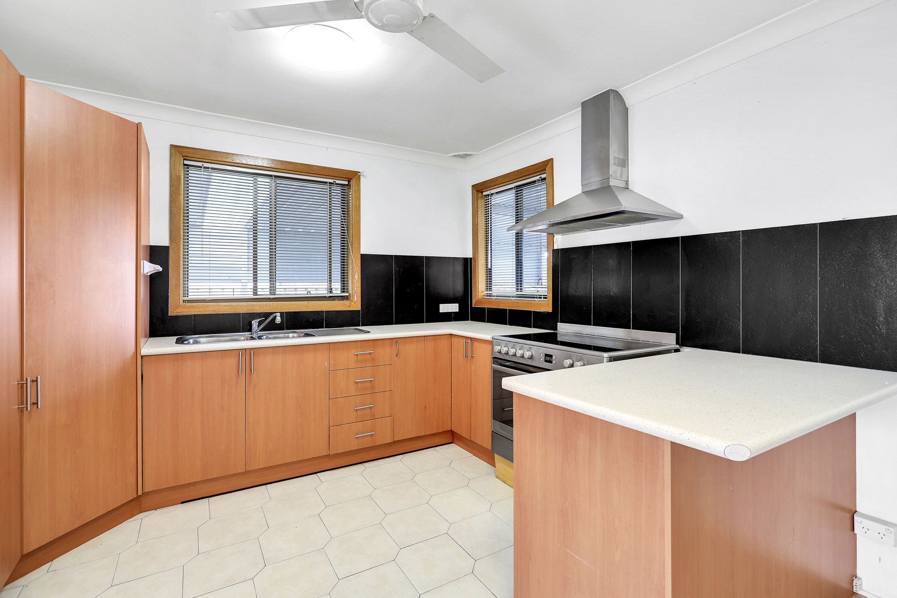 9 Huxley Place, Colyton, NSW 2760